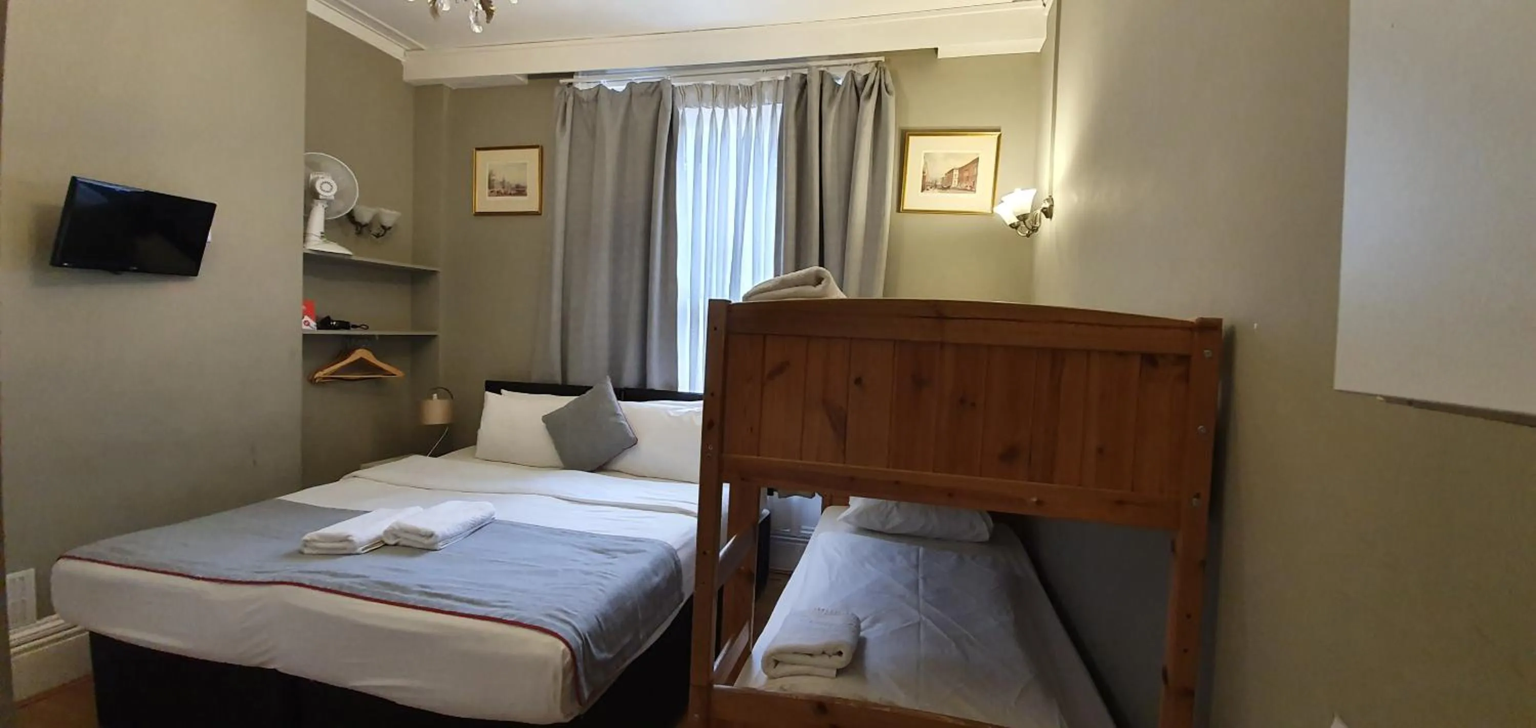 Bedroom in Belgravia Rooms Hotel