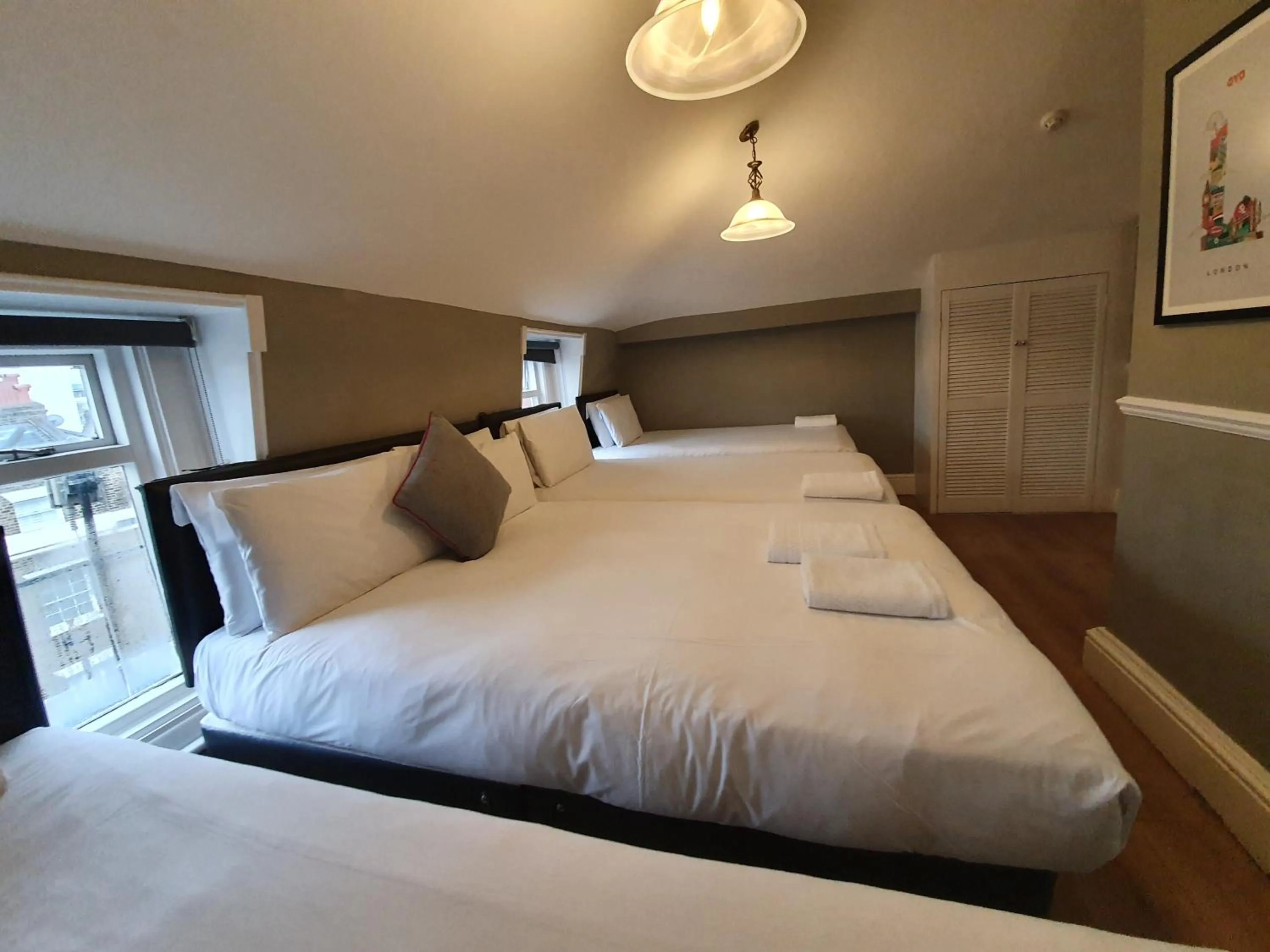 Bedroom in Belgravia Rooms Hotel