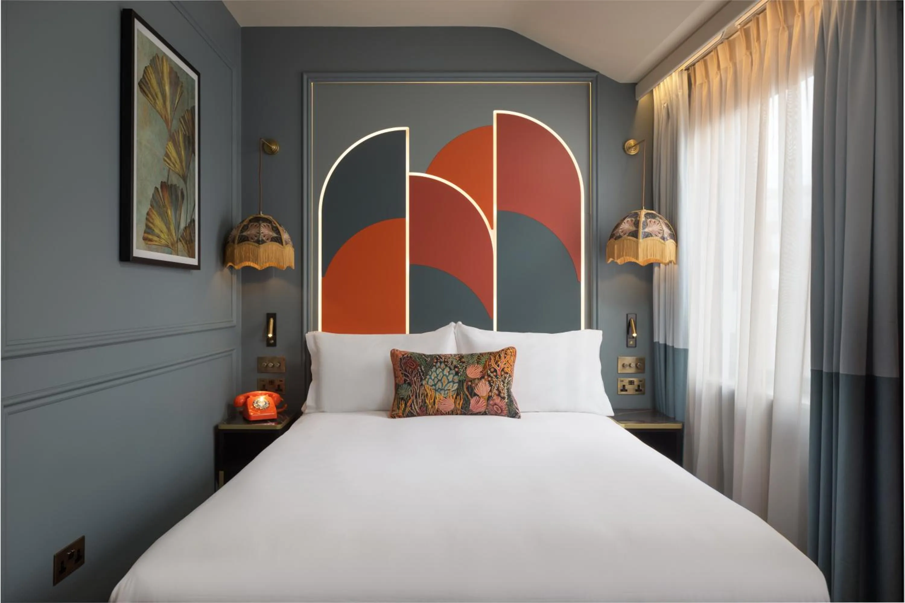 Bedroom, Bed in The Kensington Hideaway