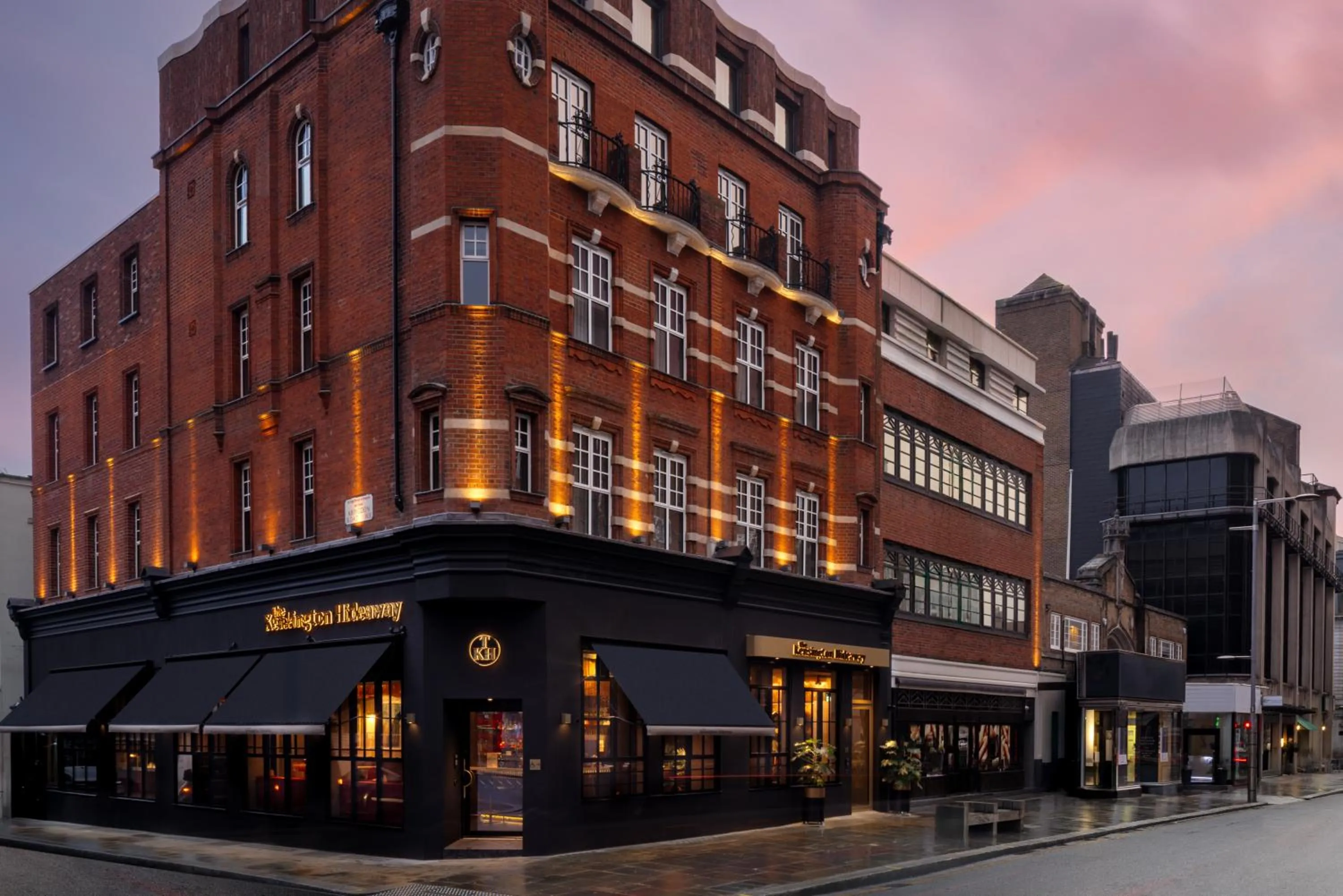 Property building in The Kensington Hideaway