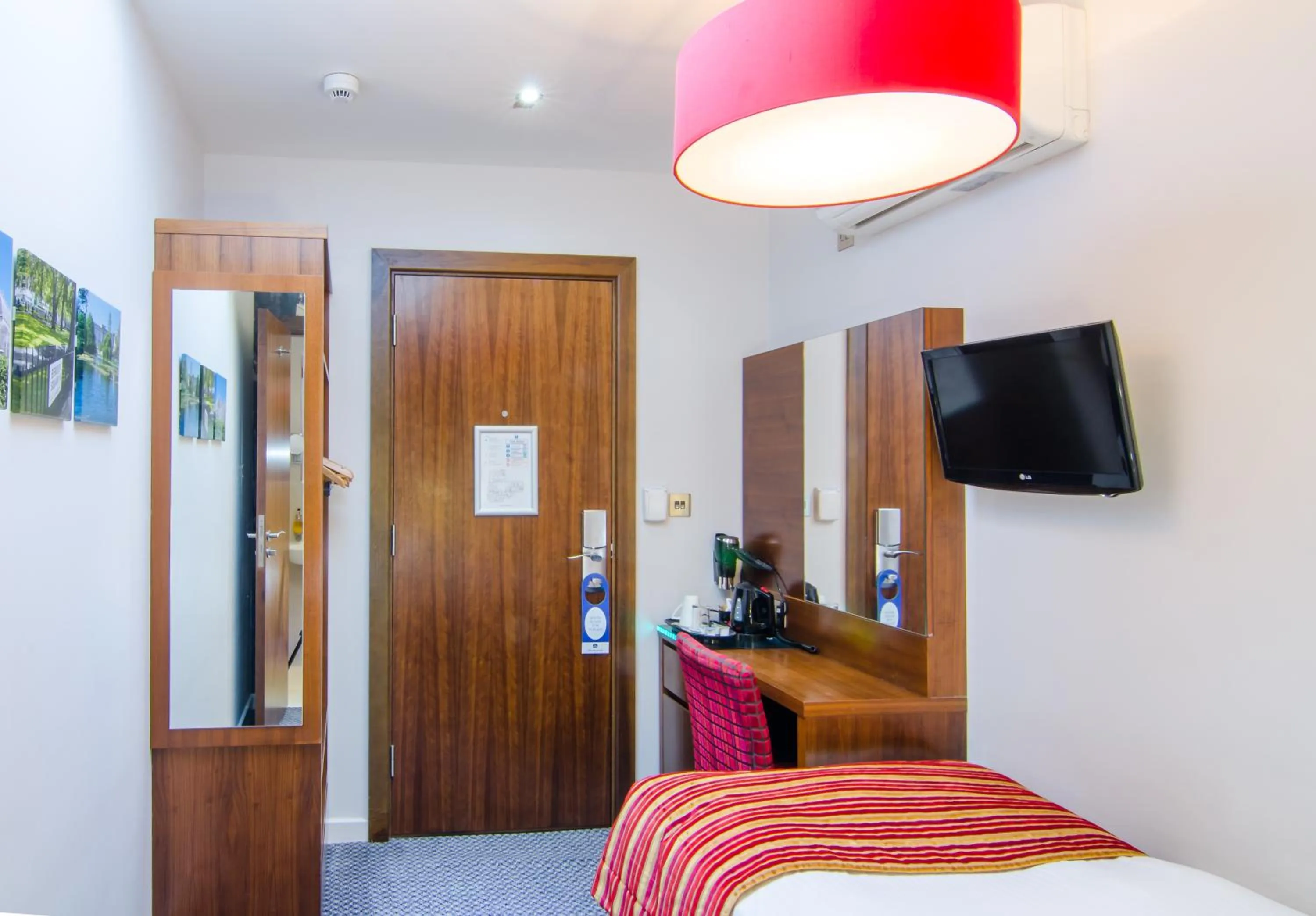 Bedroom, Room Photo in Seraphine Kensington Olympia