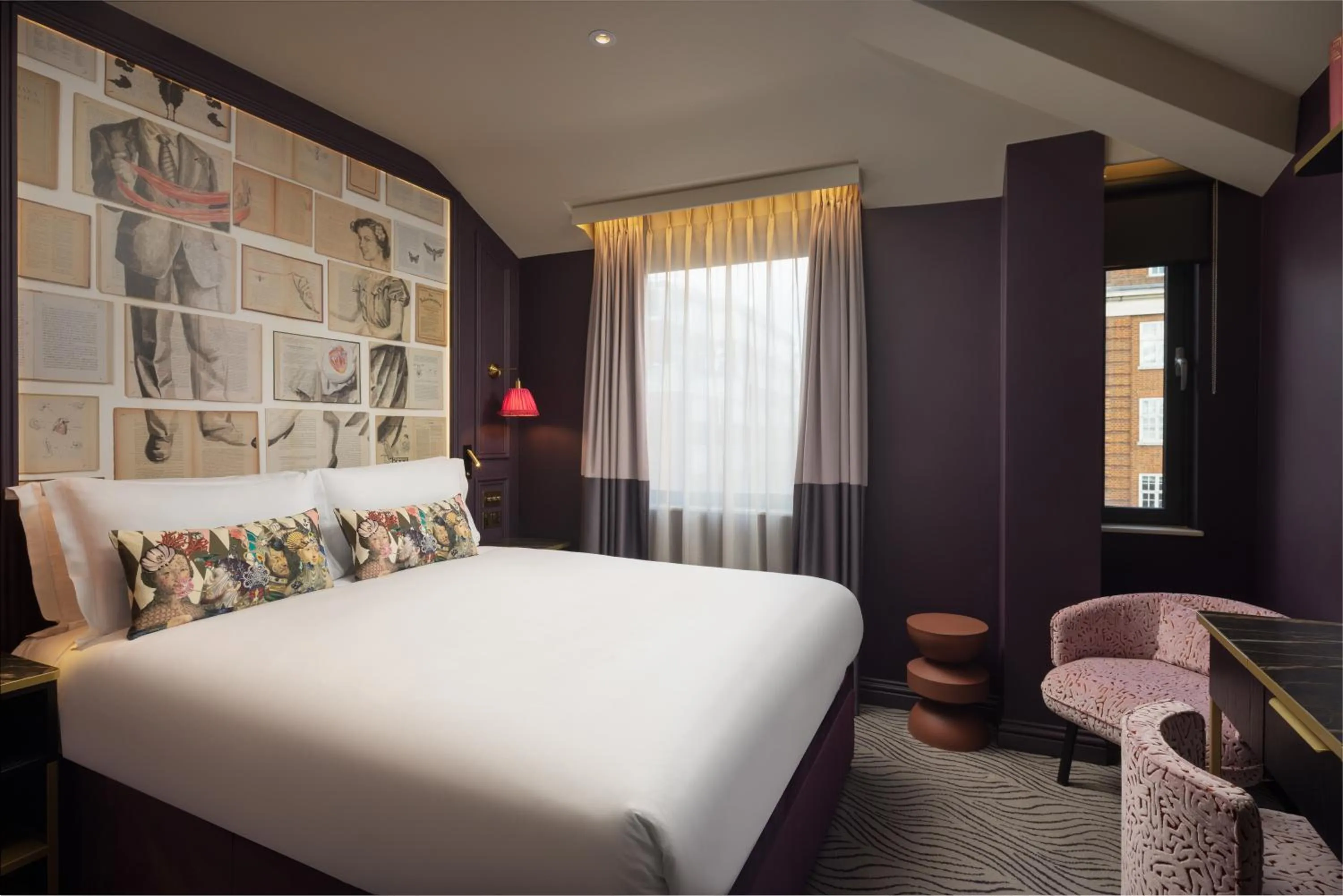 Bedroom, Bed in The Kensington Hideaway