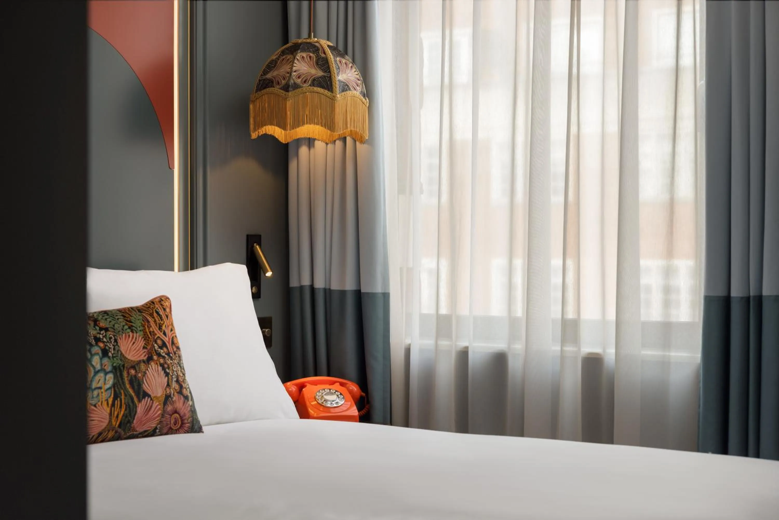 Bedroom, Bed in The Kensington Hideaway