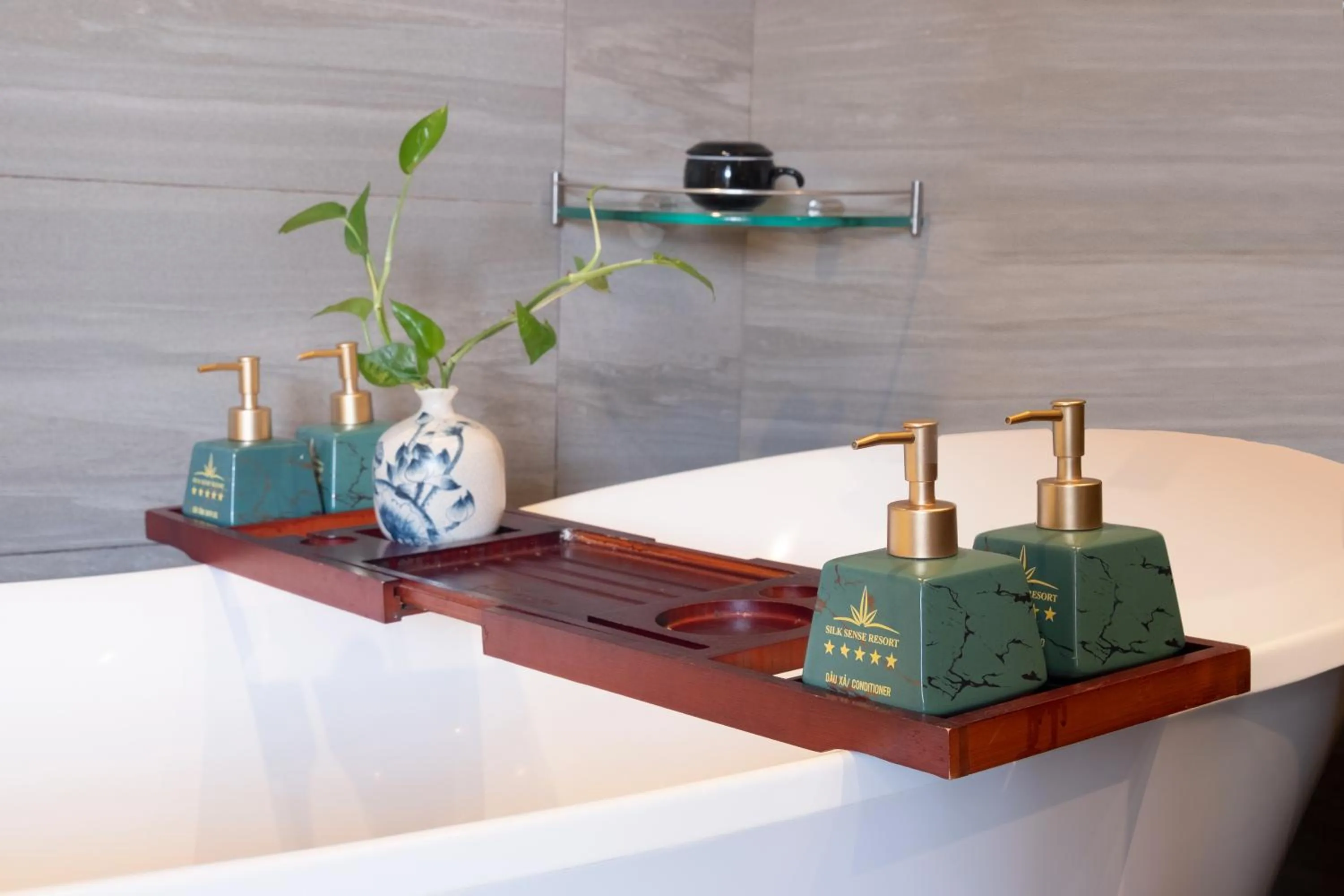 Bath in Silk Sense Hoi An River Resort - Green Luxury Escape