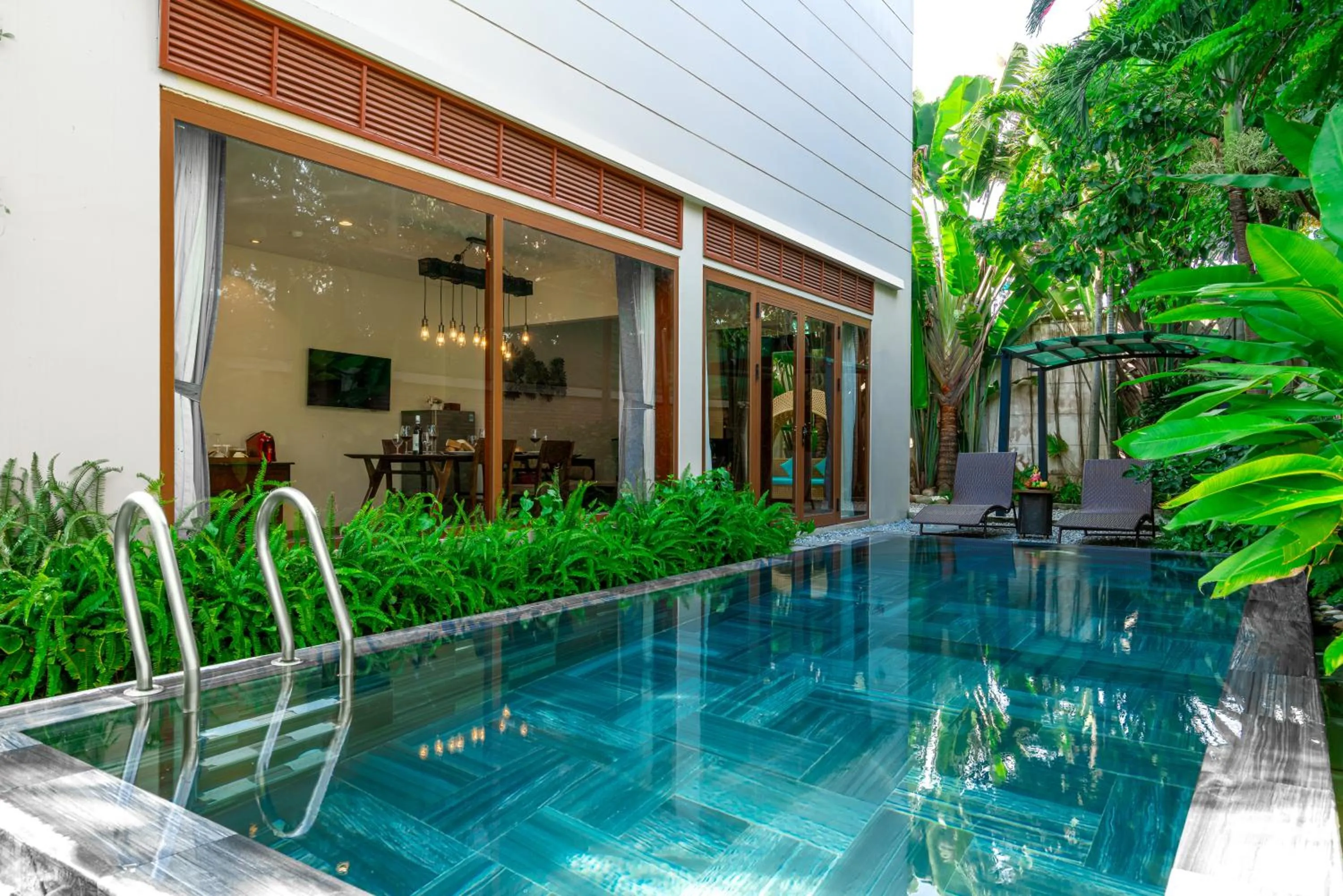 Swimming pool in Silk Sense Hoi An River Resort - Green Luxury Escape