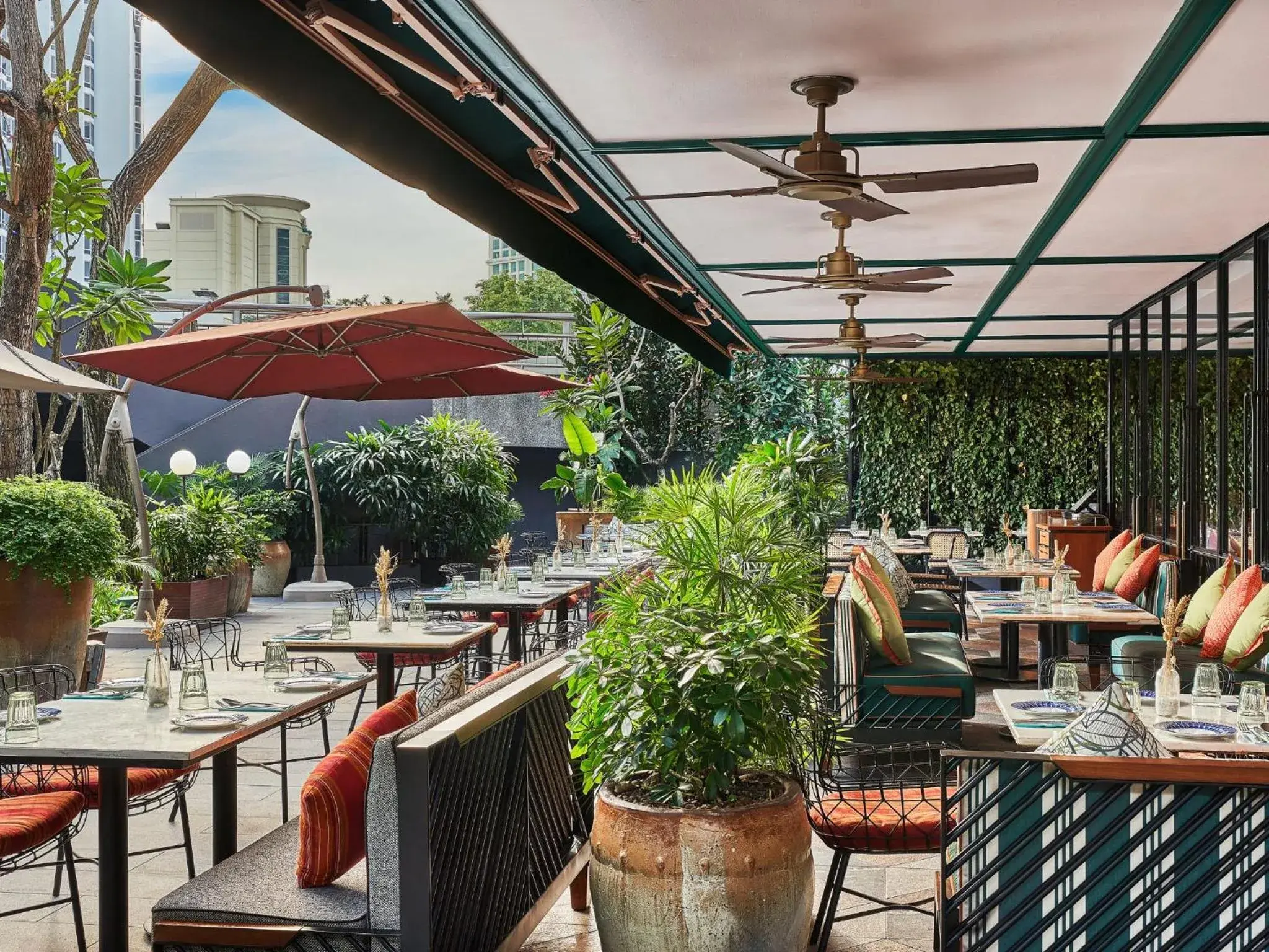 Restaurant/places to eat in InterContinental Singapore Robertson Quay by IHG Restaurant/places to eat in InterContinental Singapore Robertson Quay by IHG