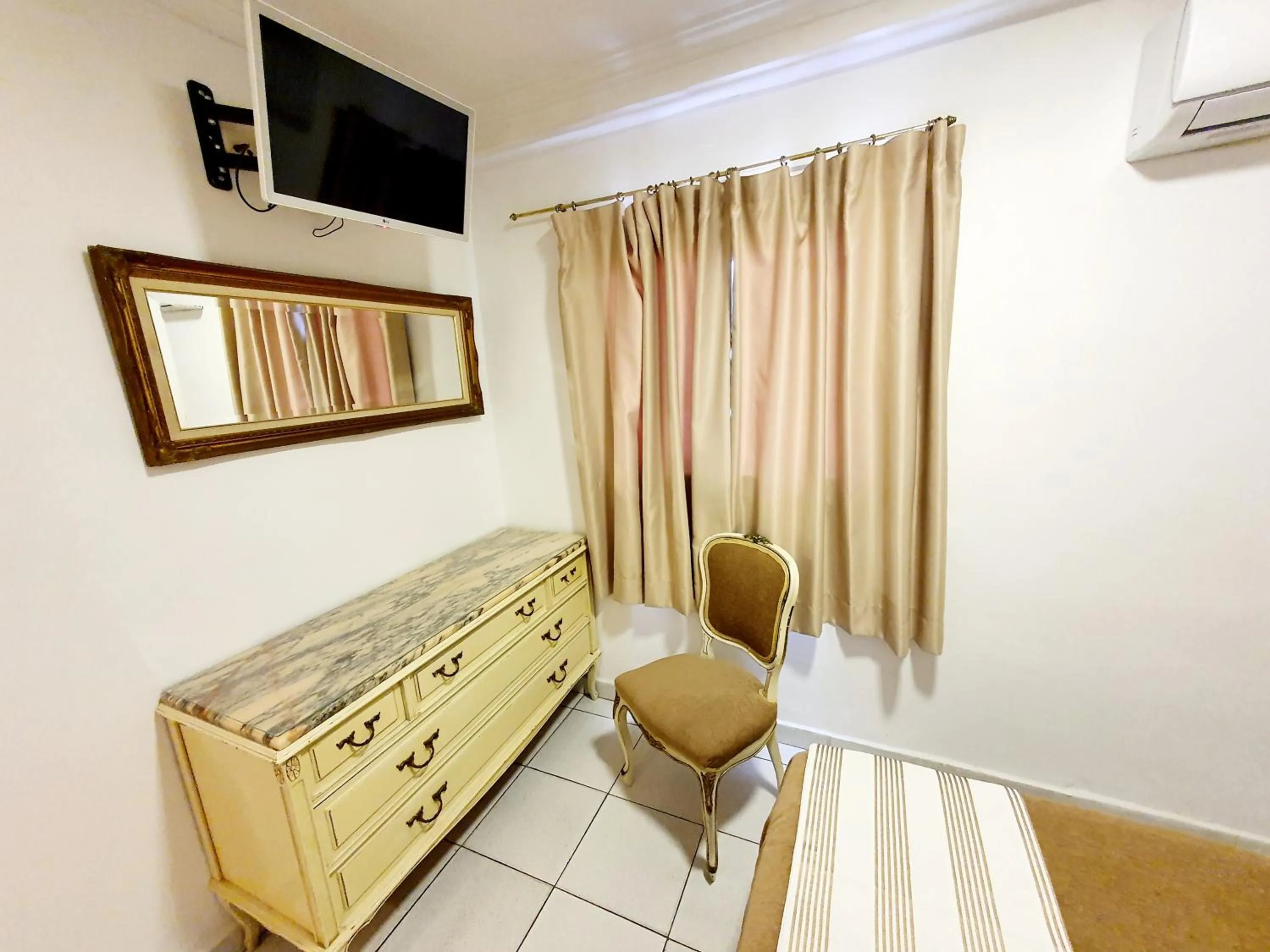 TV and multimedia in Hotel Marítimo Urban