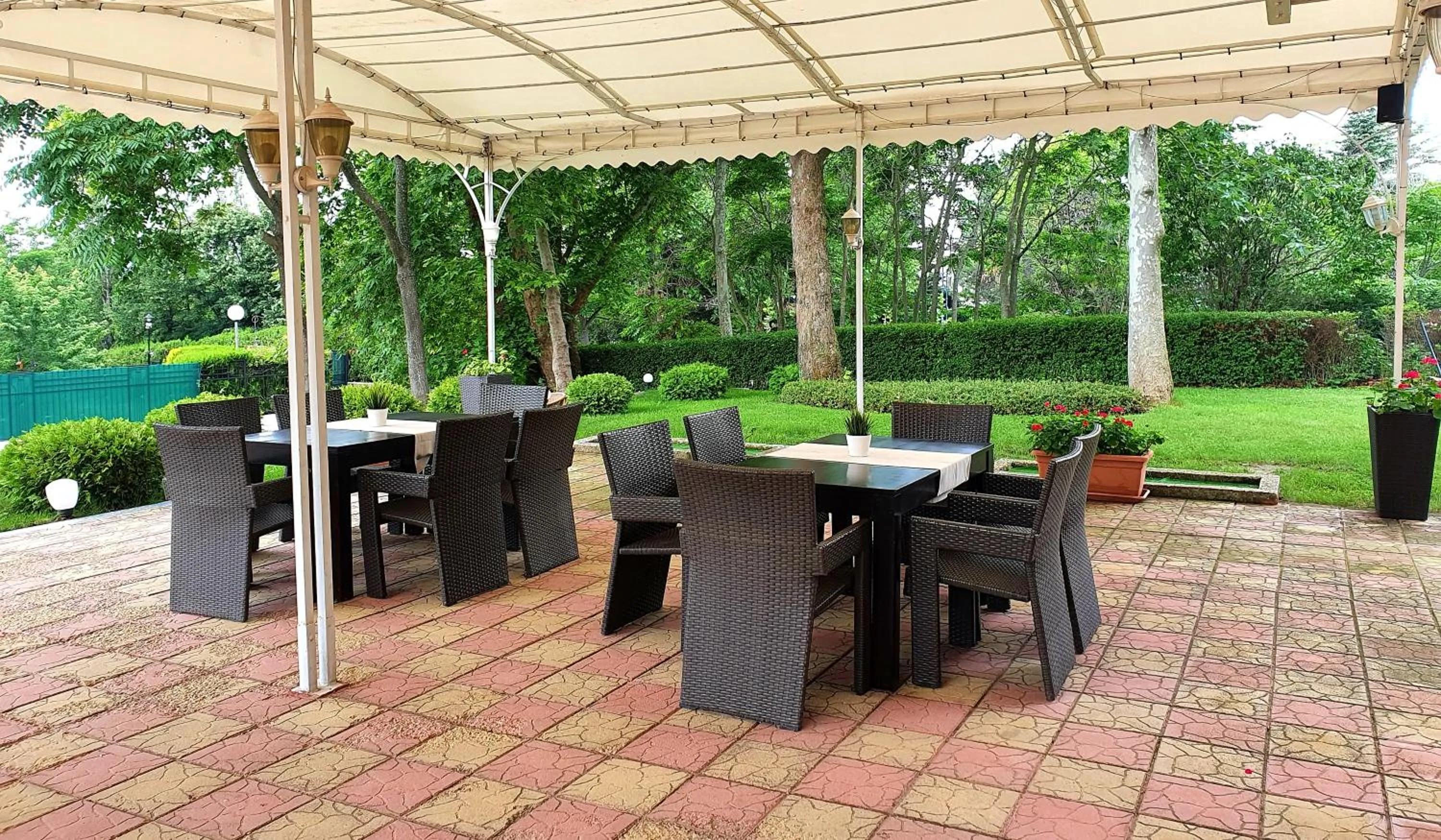 Restaurant/places to eat in Family hotel Classic