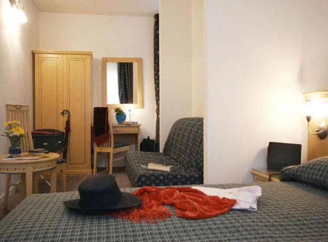 Photo of the whole room, Bed in Hotel Mary