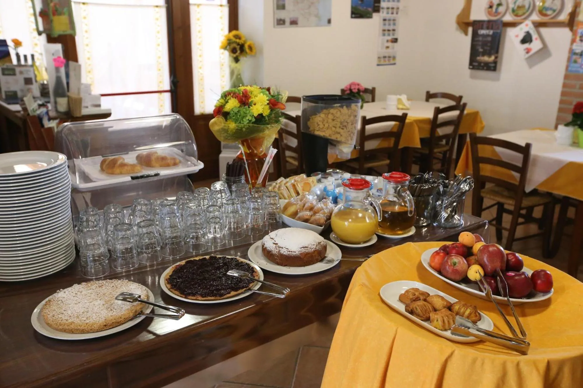 Continental breakfast in Agriturismo La Palazzina