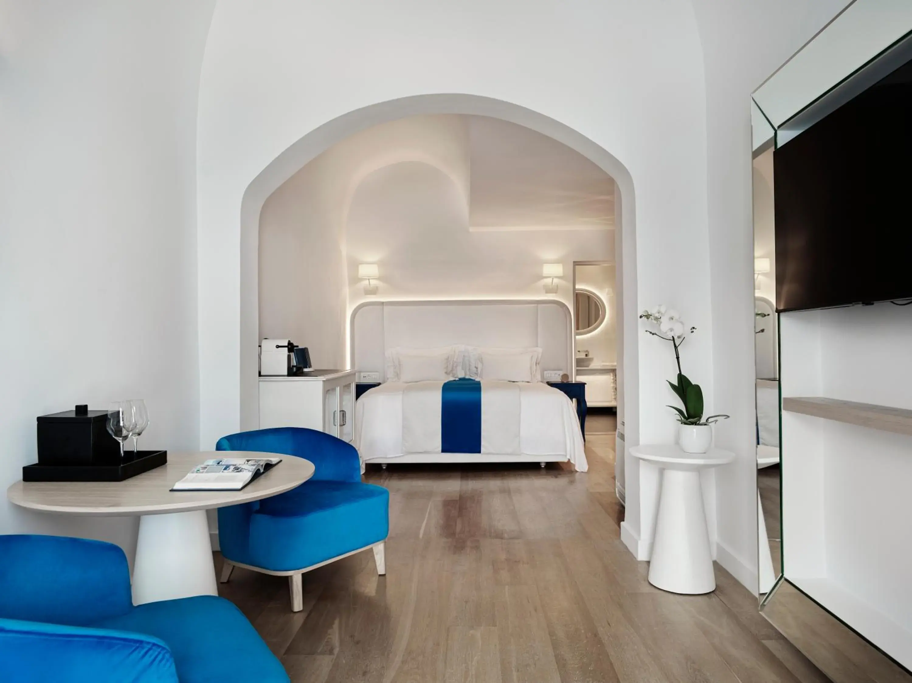 Bed in Katikies Santorini - The Leading Hotels Of The World Bed in Katikies Santorini - The Leading Hotels Of The World