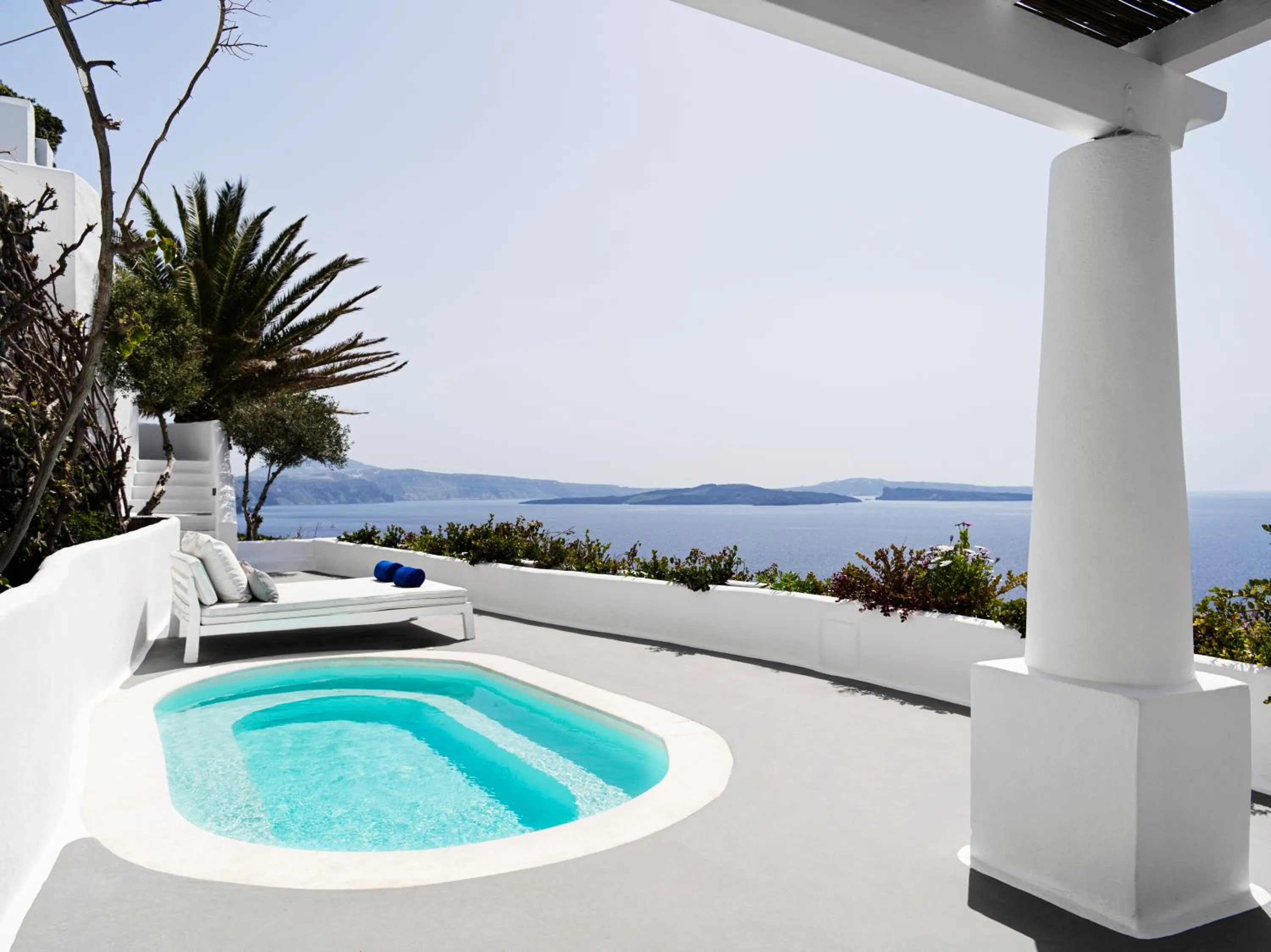 Swimming pool in Katikies Santorini - The Leading Hotels Of The World