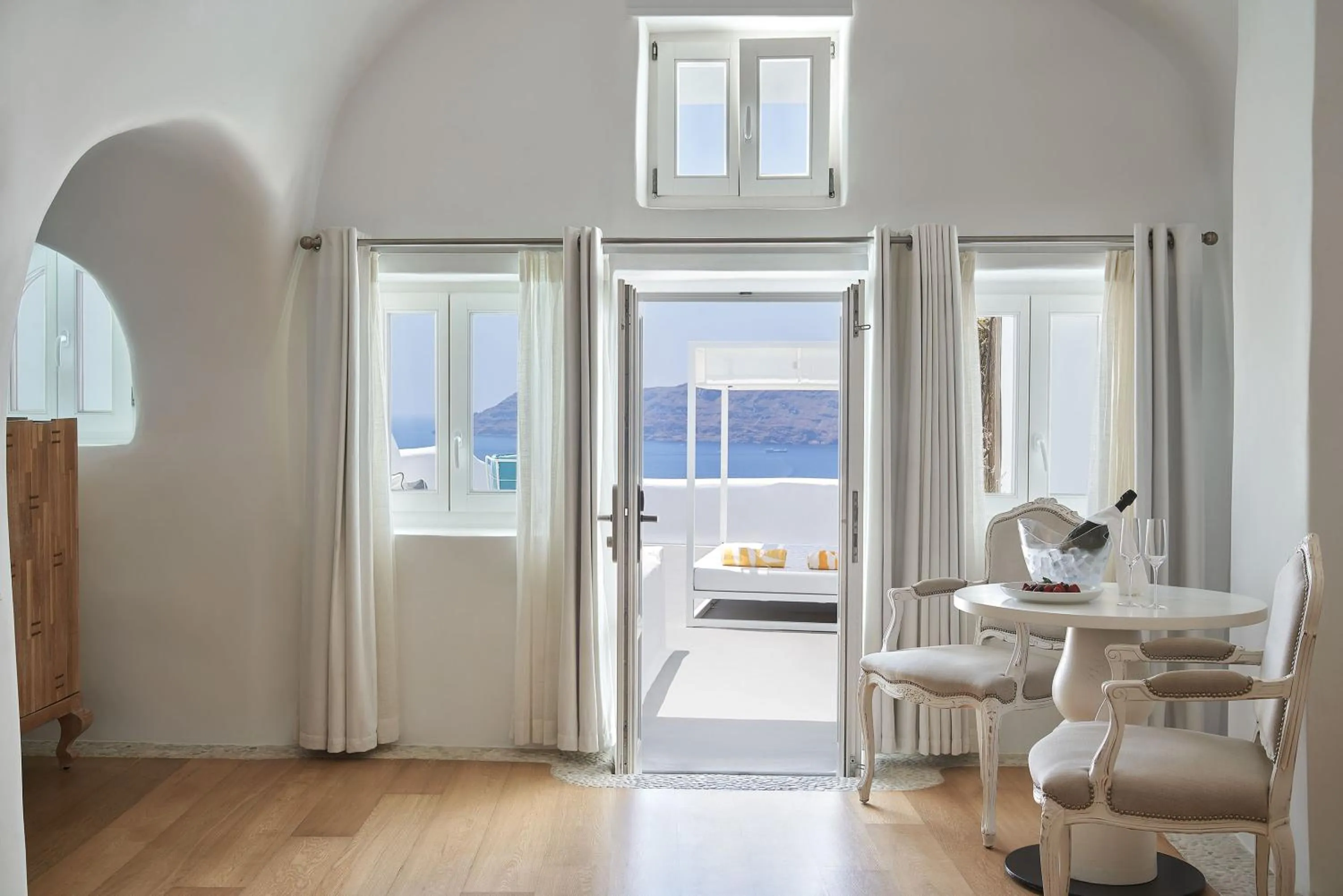 Seating area in Katikies Kirini Santorini - The Leading Hotels Of The World