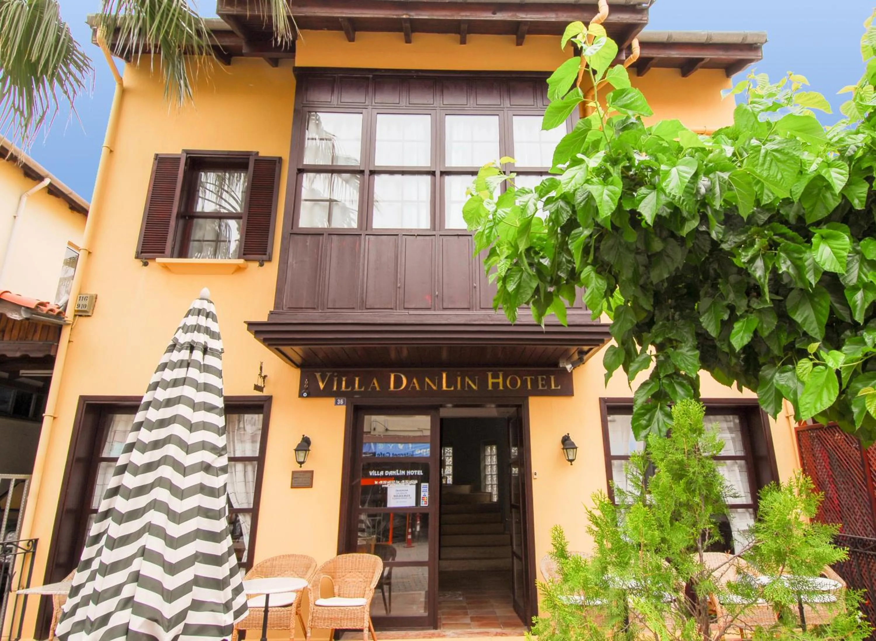 Facade/entrance in Villa Danlin Hotel