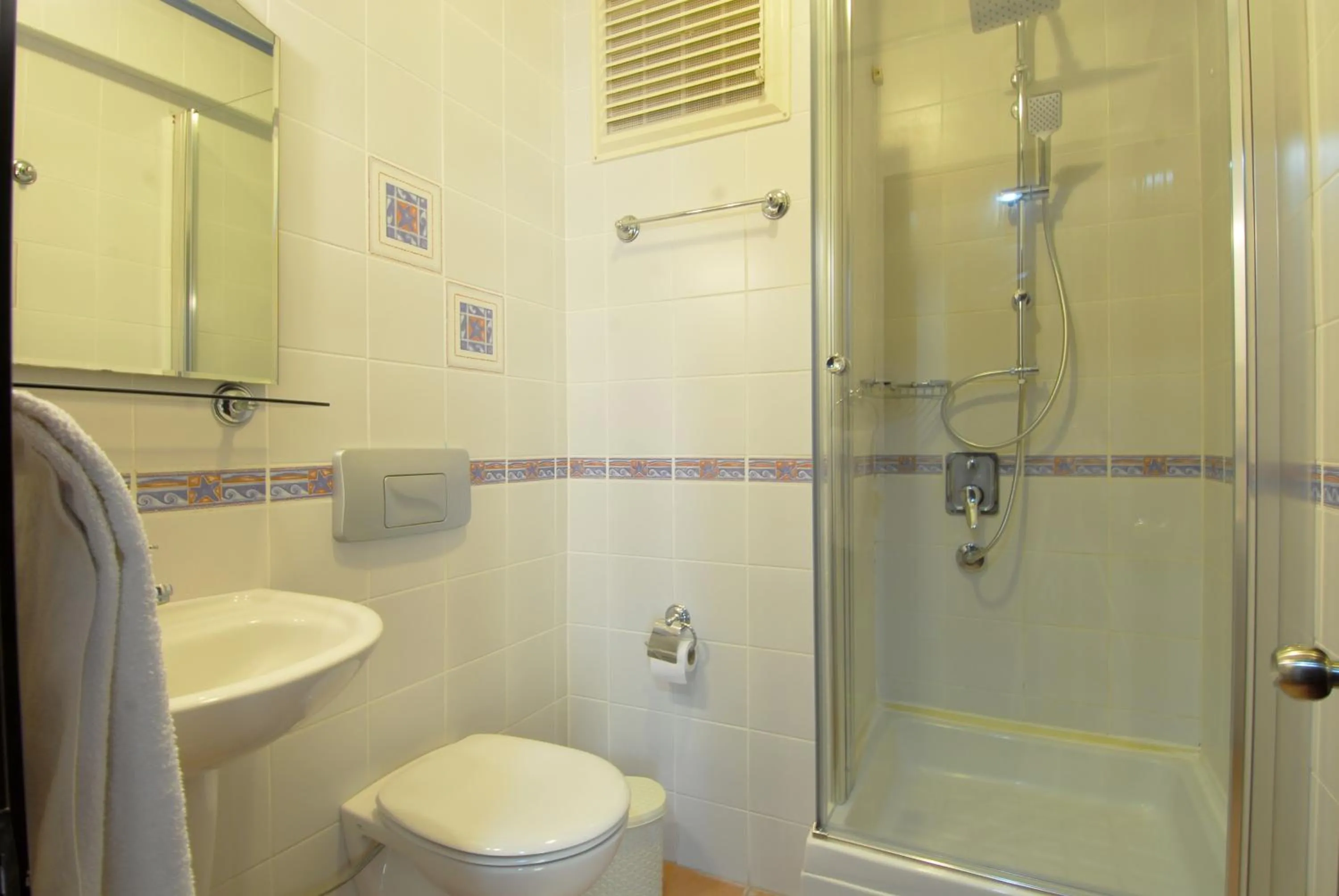 Bathroom in Villa Danlin Hotel