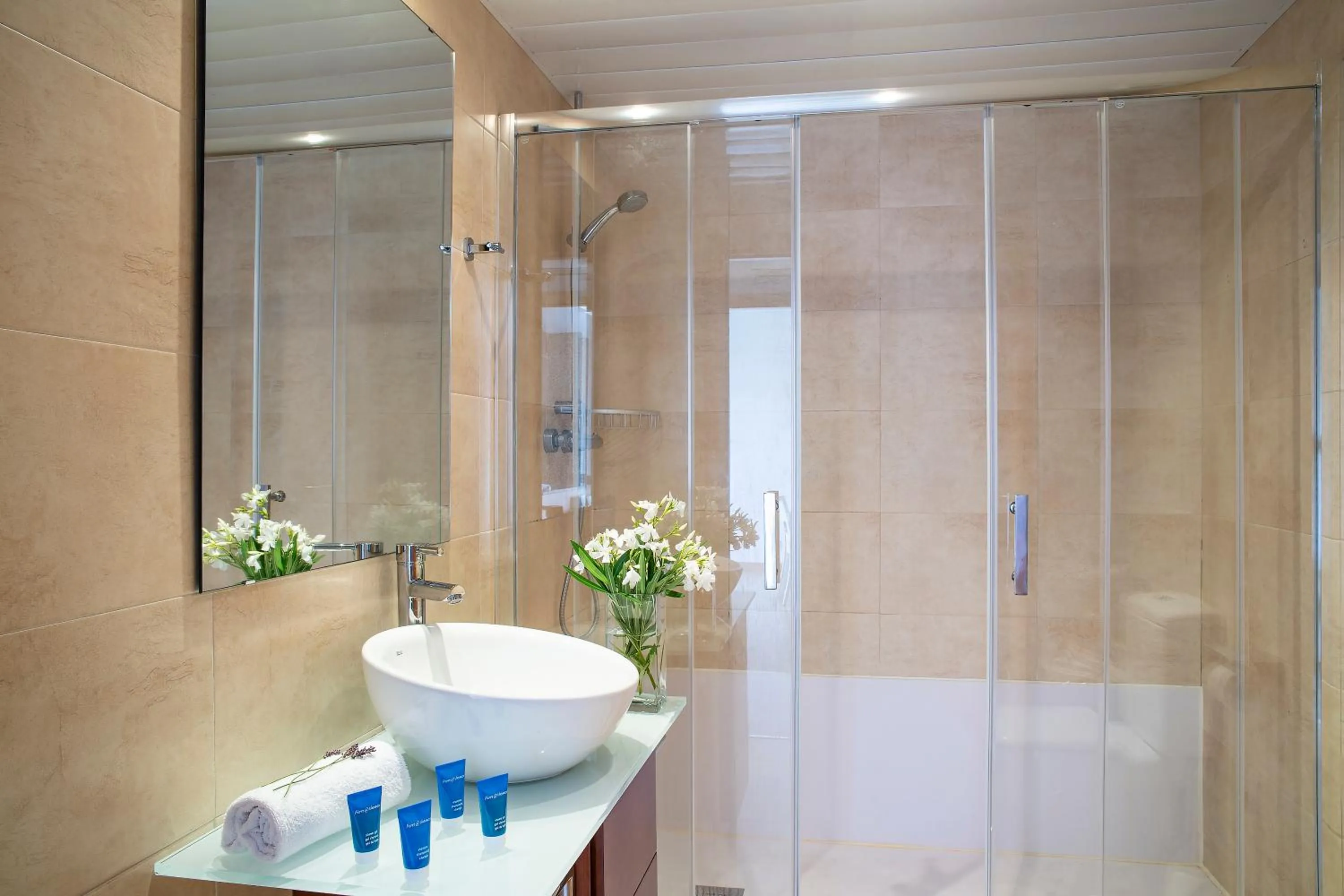 Bathroom in Pierre & Vacances Empuriabrava Marina