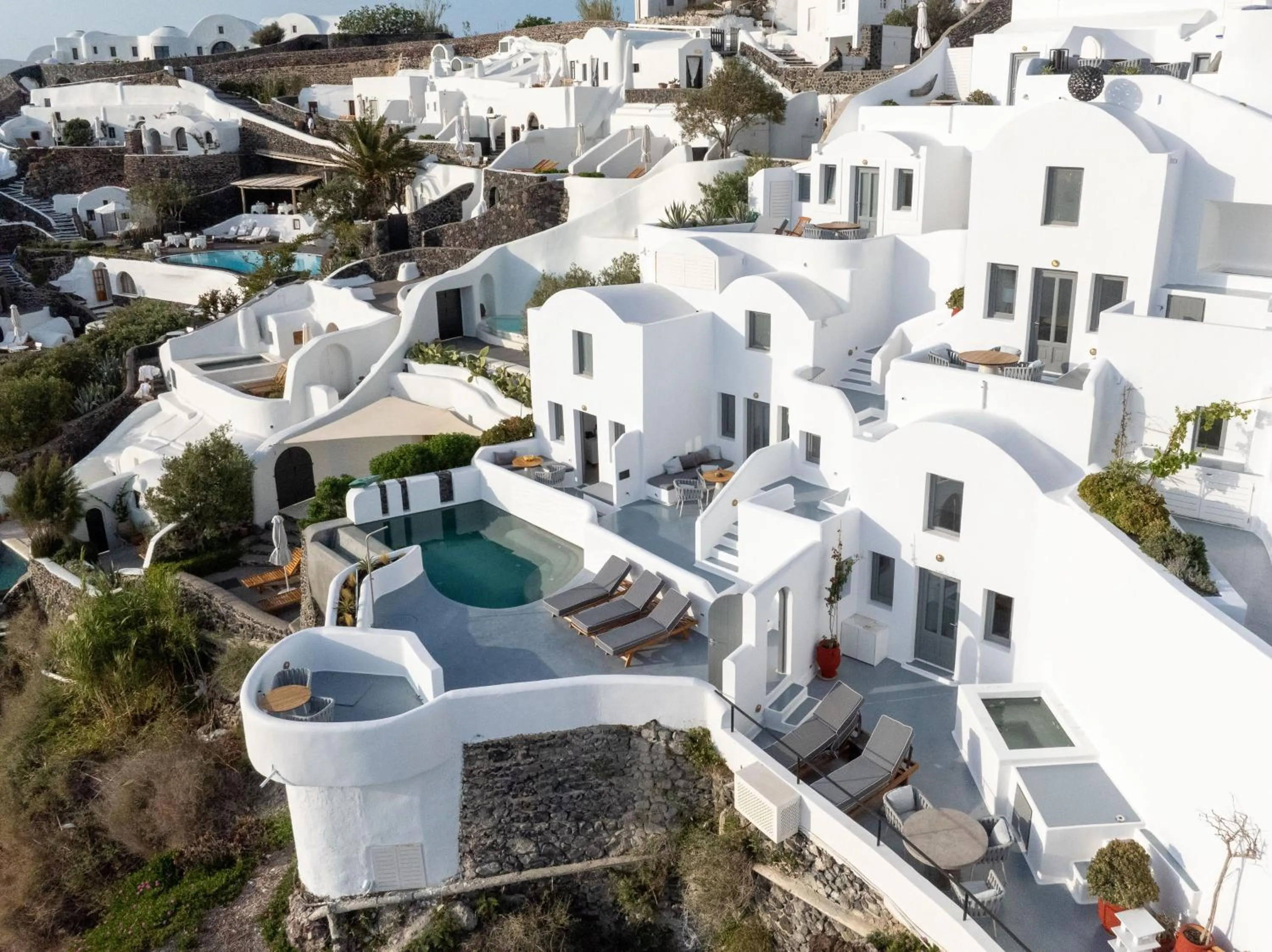 Property building in IKIES Santorini