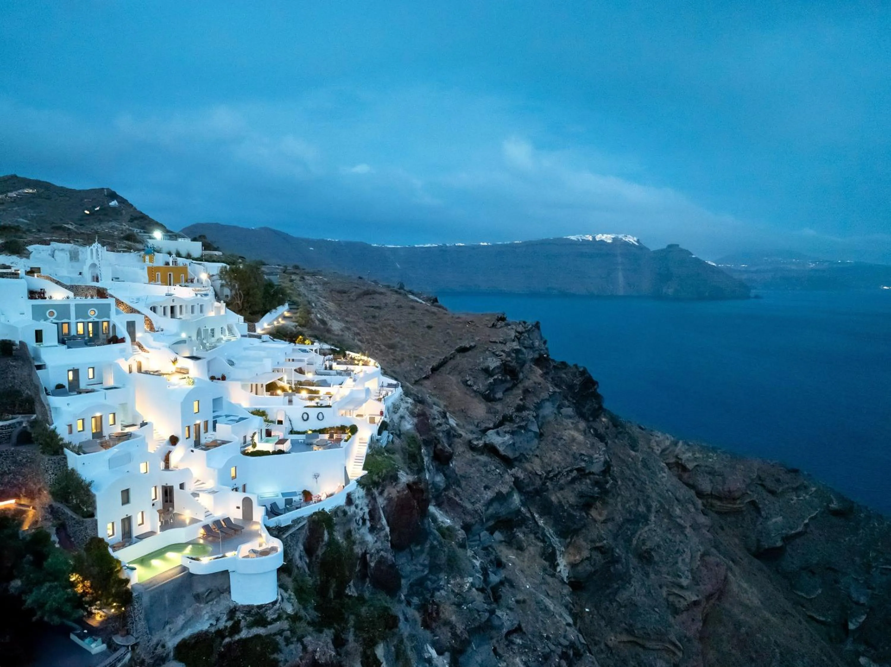Property building in IKIES Santorini