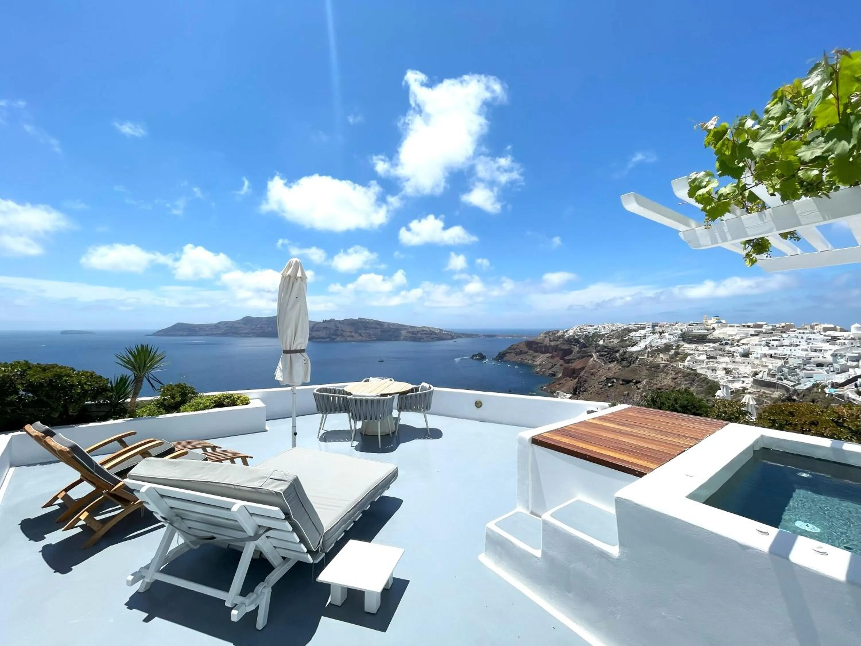 The Winemaker's Suite with Hot Tub & Caldera View in IKIES Santorini