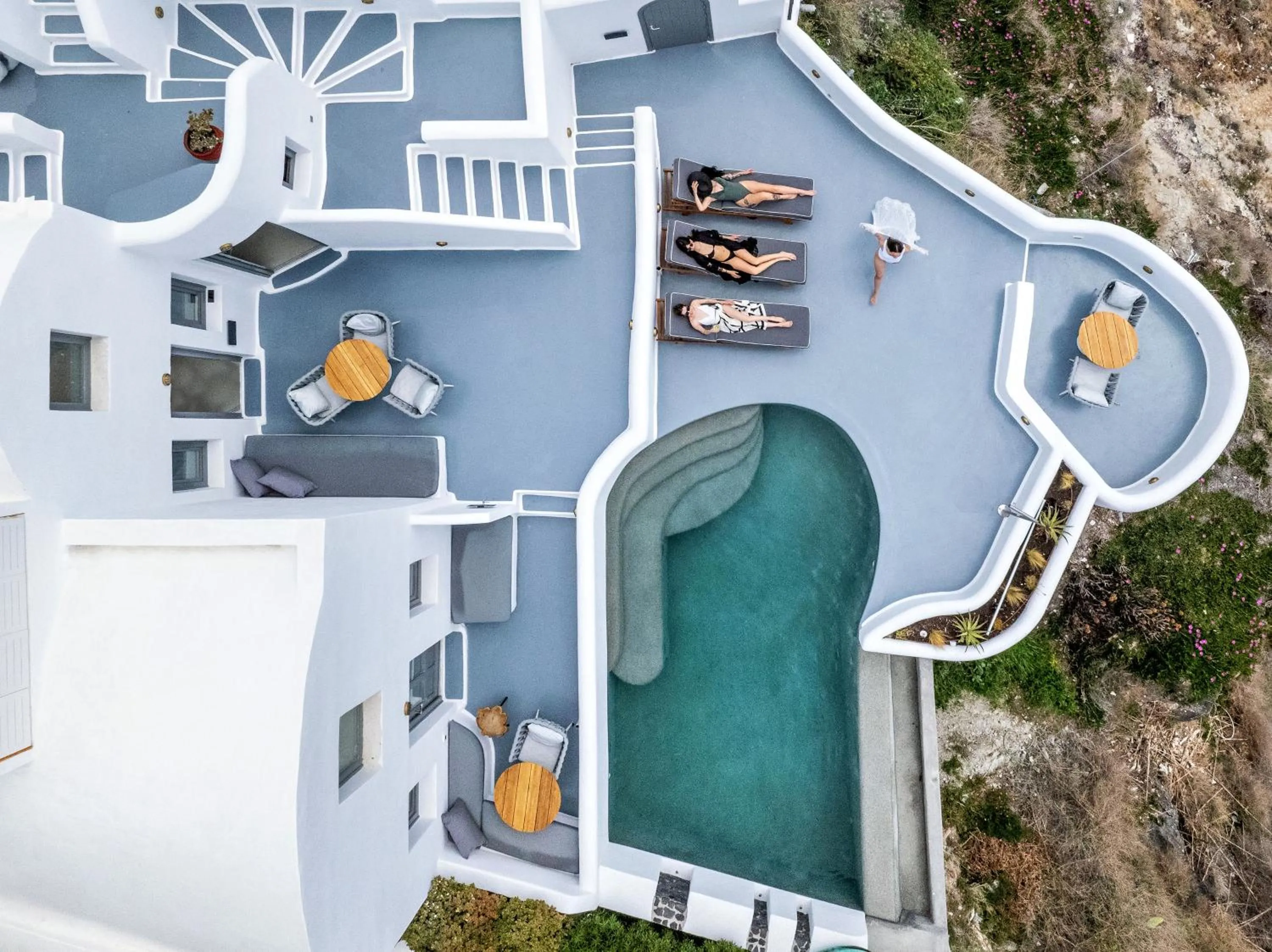 Property building in IKIES Santorini