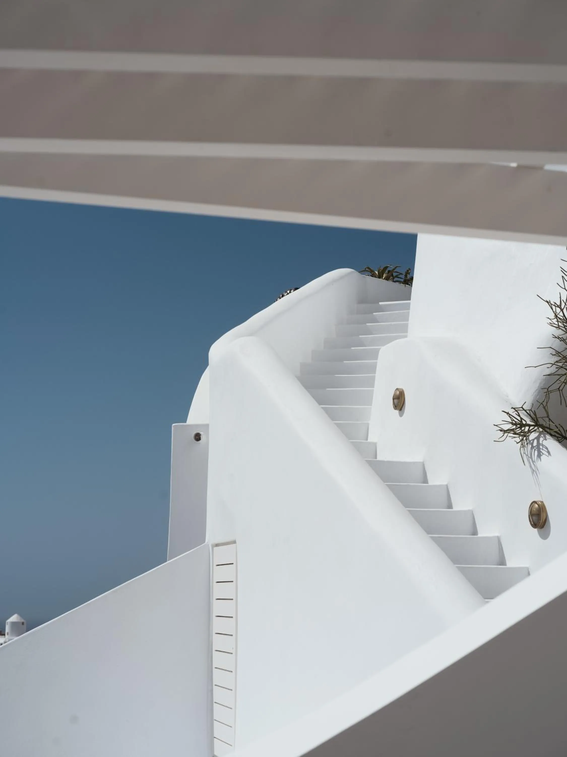 Property building in IKIES Santorini