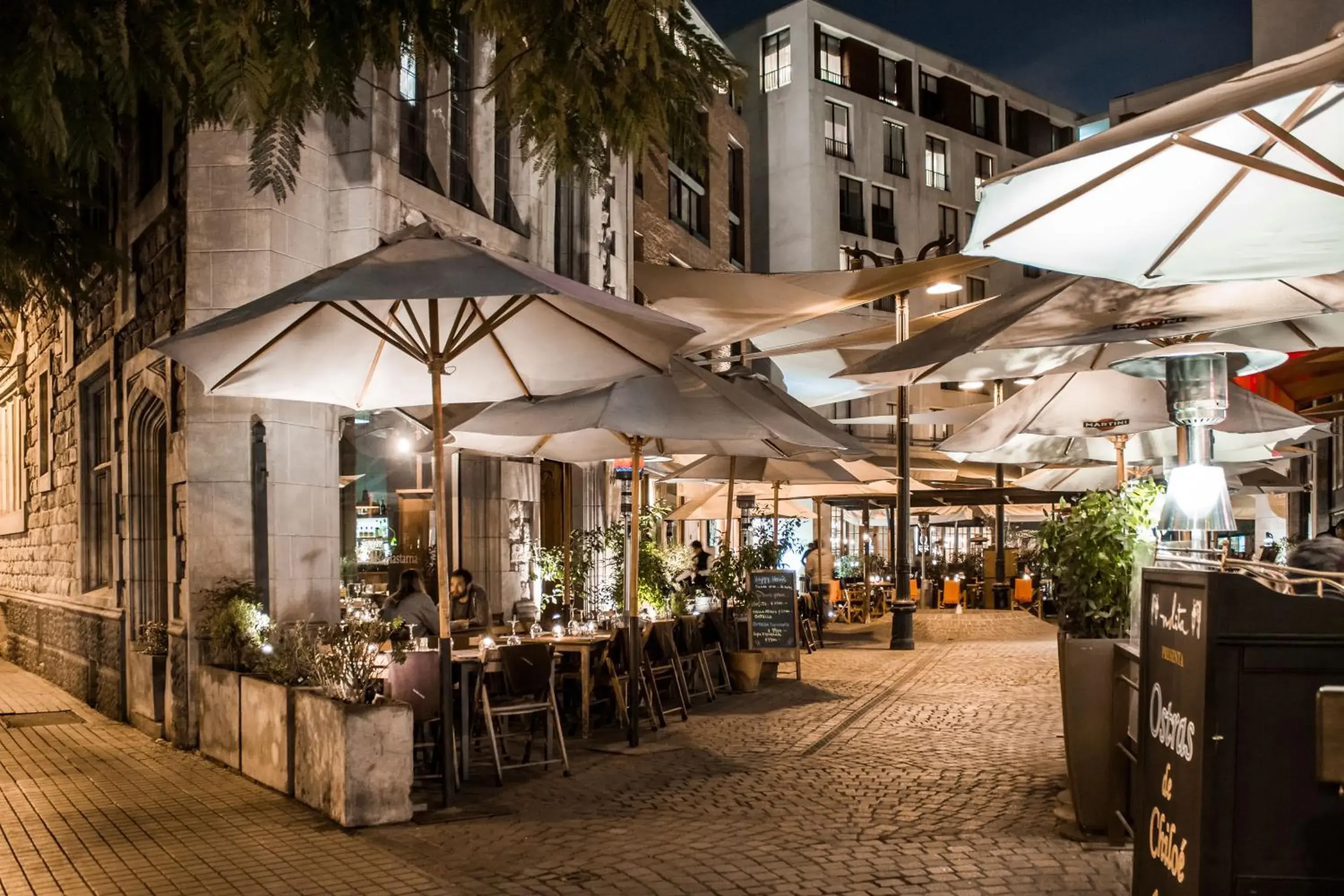 Property building in Lastarria Aparts Property building in Lastarria Aparts