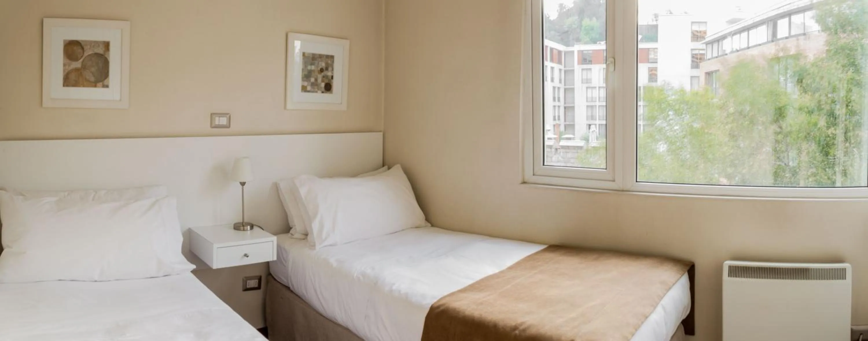 Photo of the whole room, Bed in Lastarria Aparts