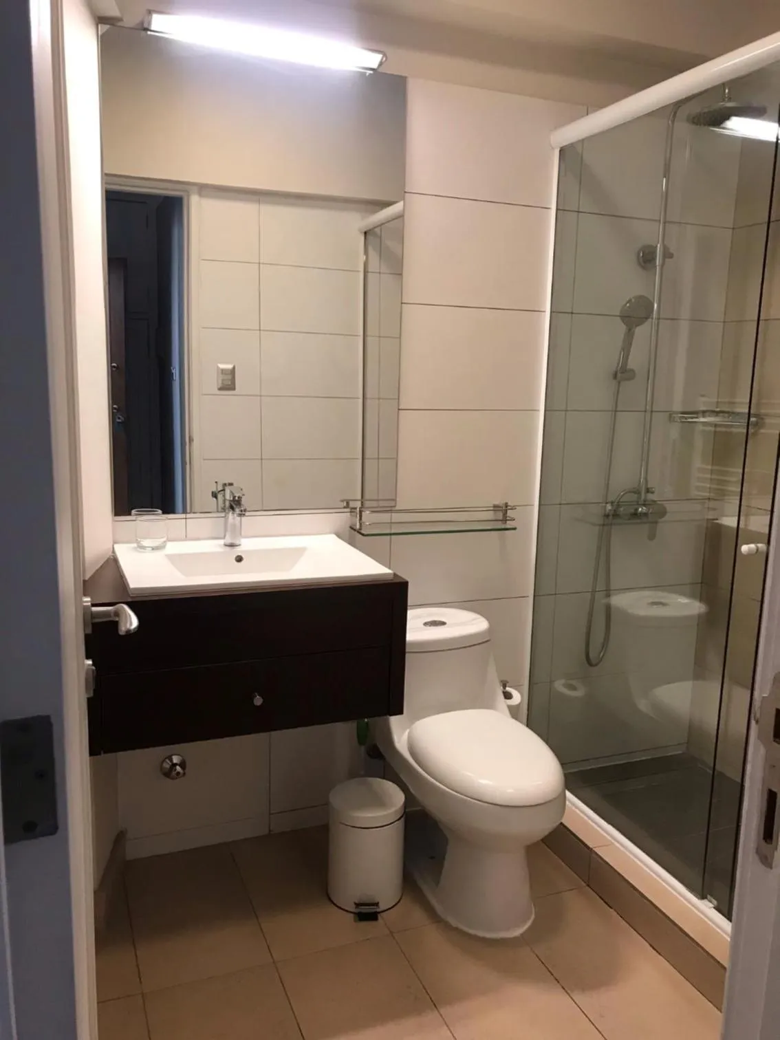 Shower in Lastarria Aparts