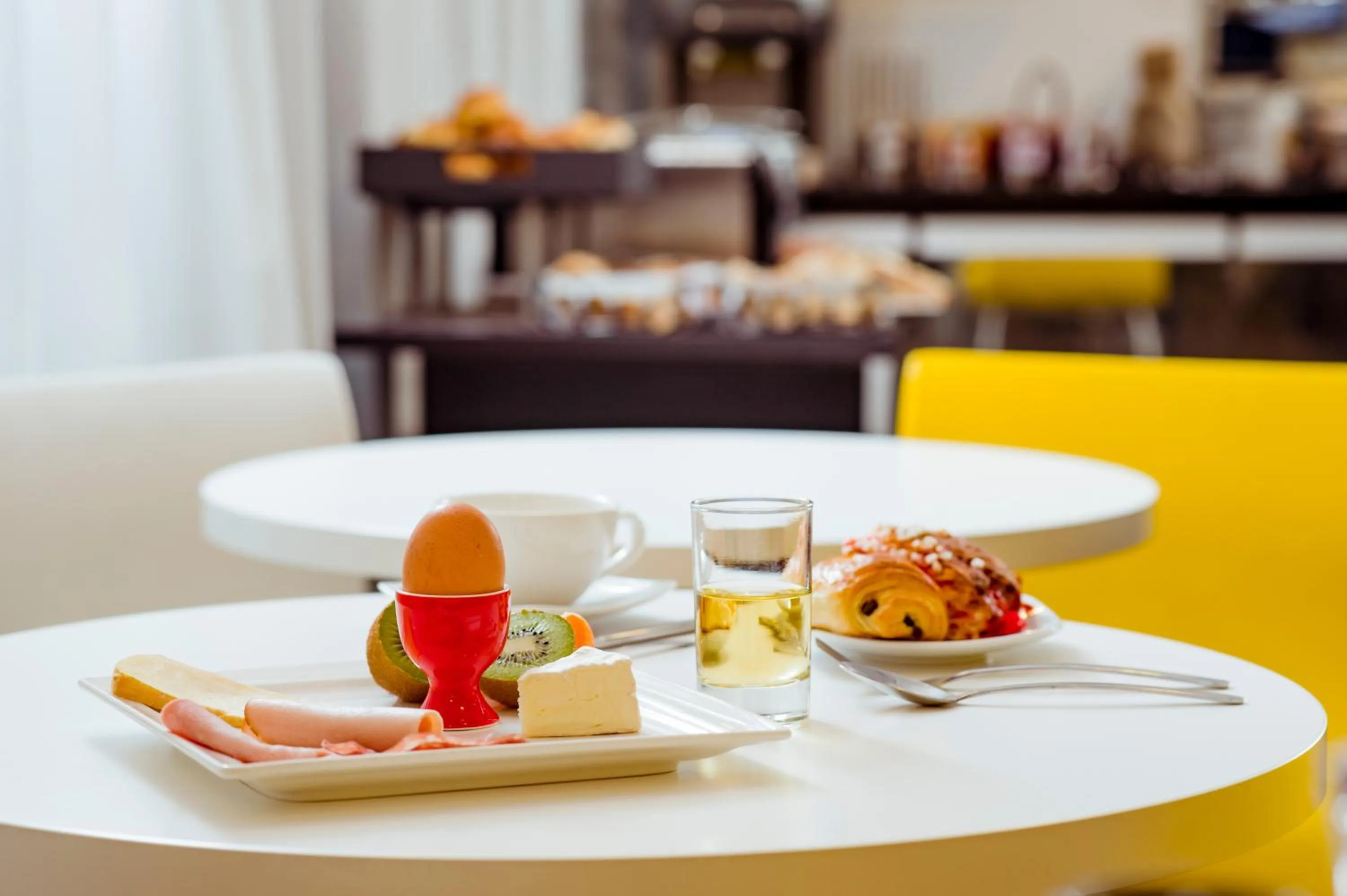 Buffet breakfast in Adagio Grenoble Centre