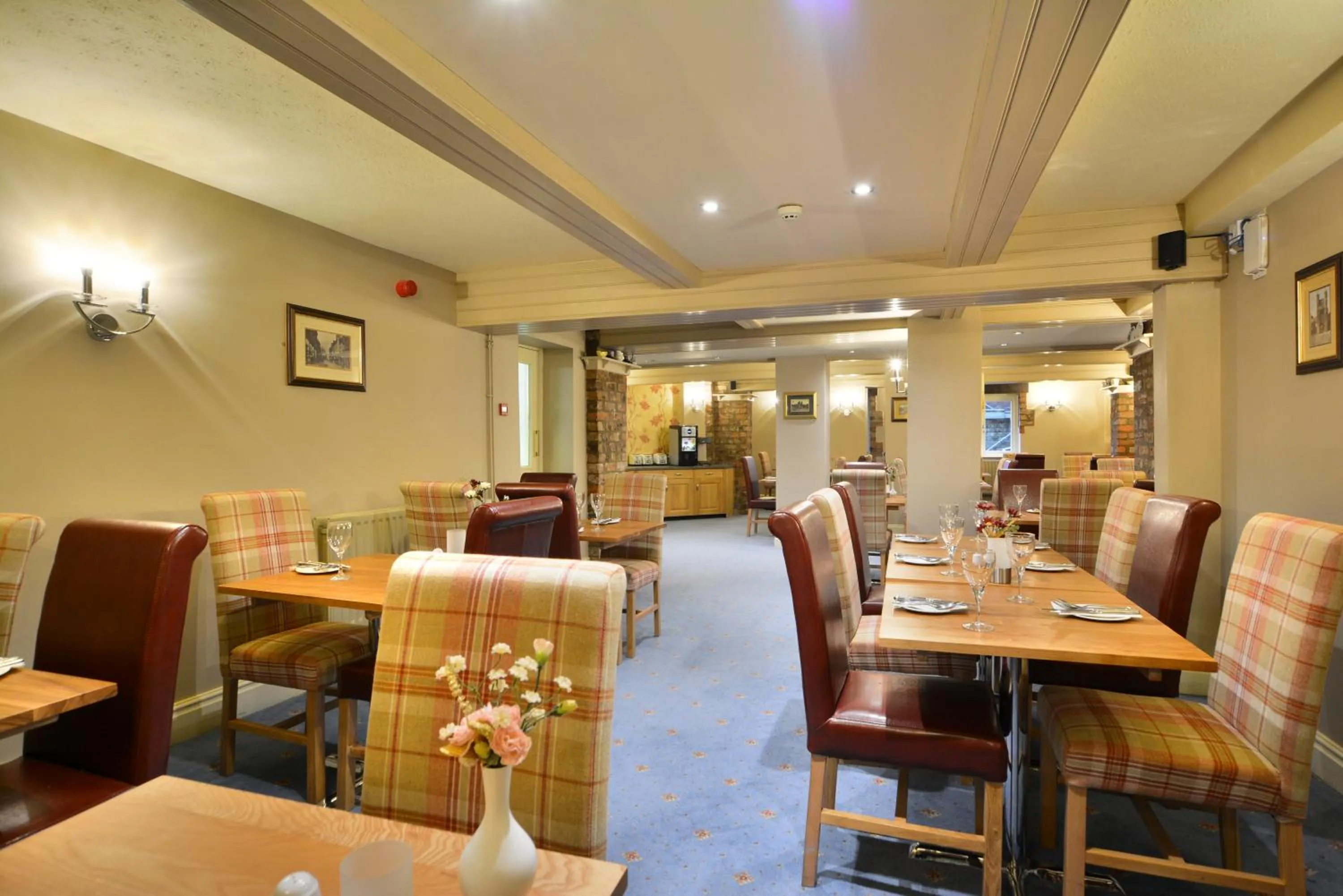 Restaurant/places to eat in Best Western Kilima Hotel