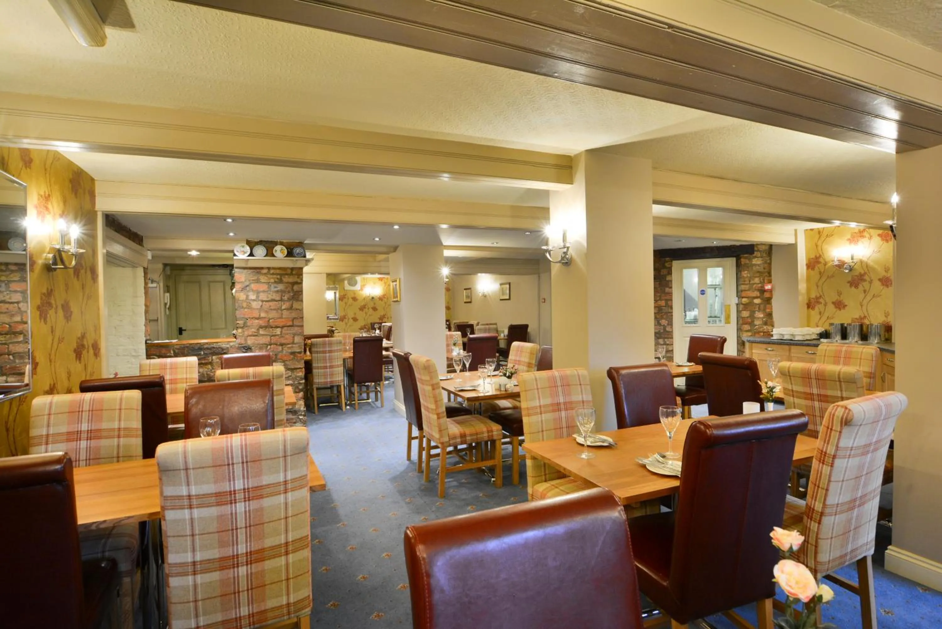 Restaurant/places to eat in Best Western Kilima Hotel