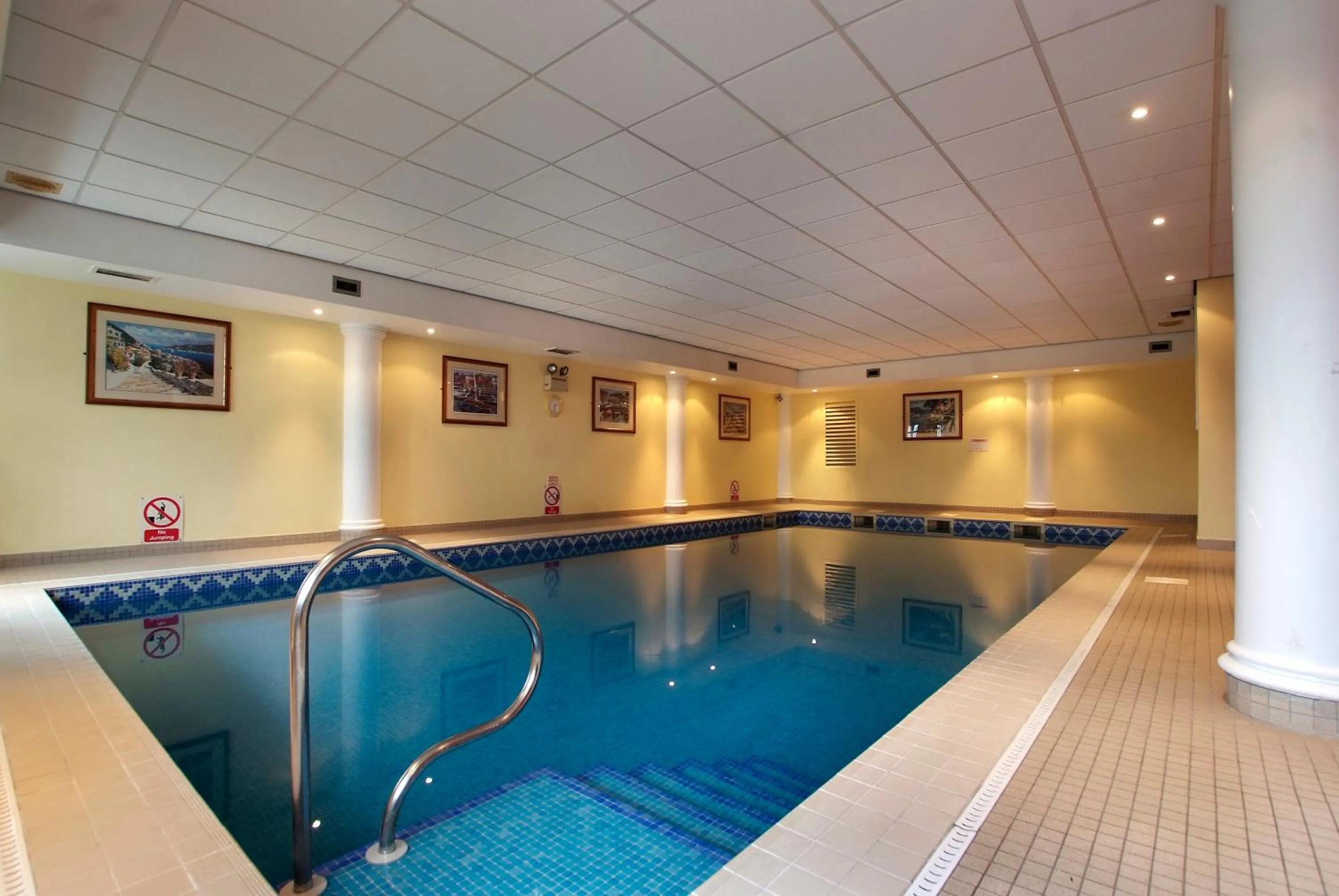 Swimming pool in Best Western Kilima Hotel