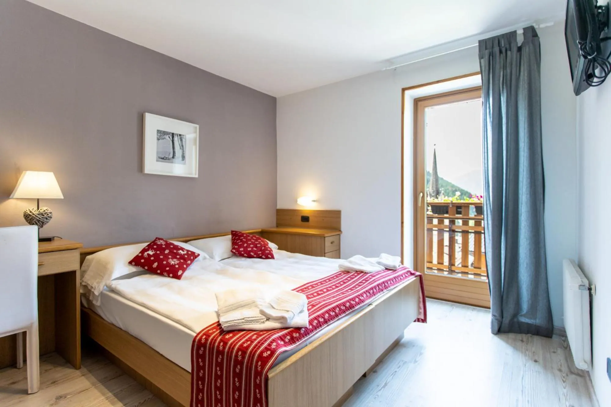 Bed in Ciasa Alpina Relax Hotel