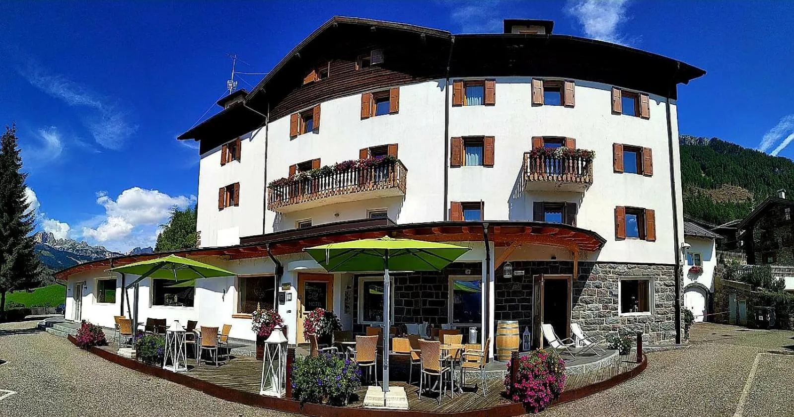 Facade/entrance in Ciasa Alpina Relax Hotel