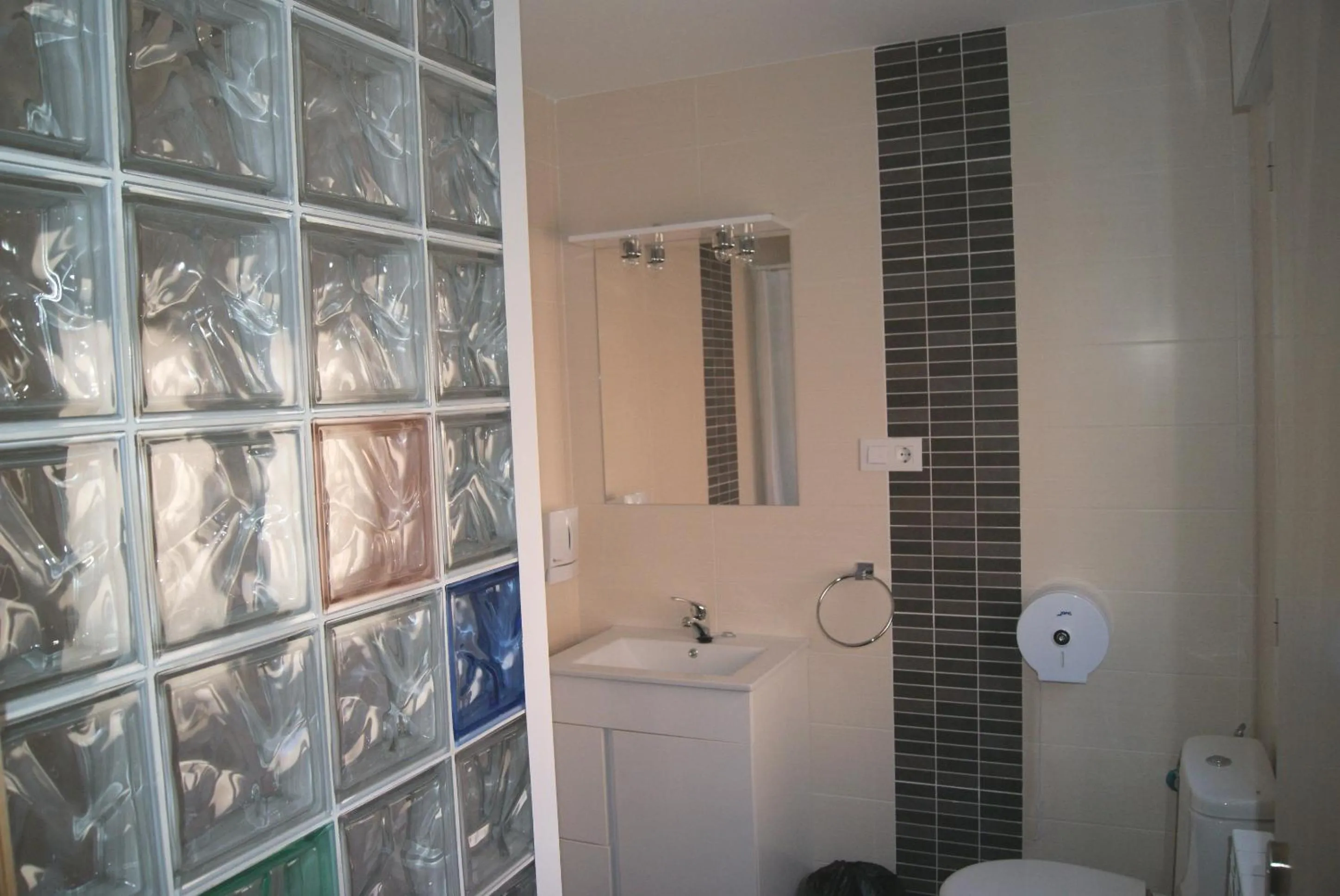 Bathroom in Pensión Calfred II