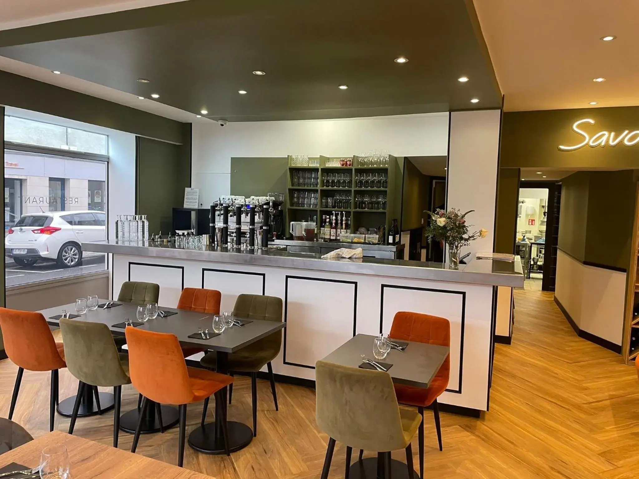 Restaurant/places to eat in Logis Hôtel Maison Voltaire Restaurant/places to eat in Logis Hôtel Maison Voltaire