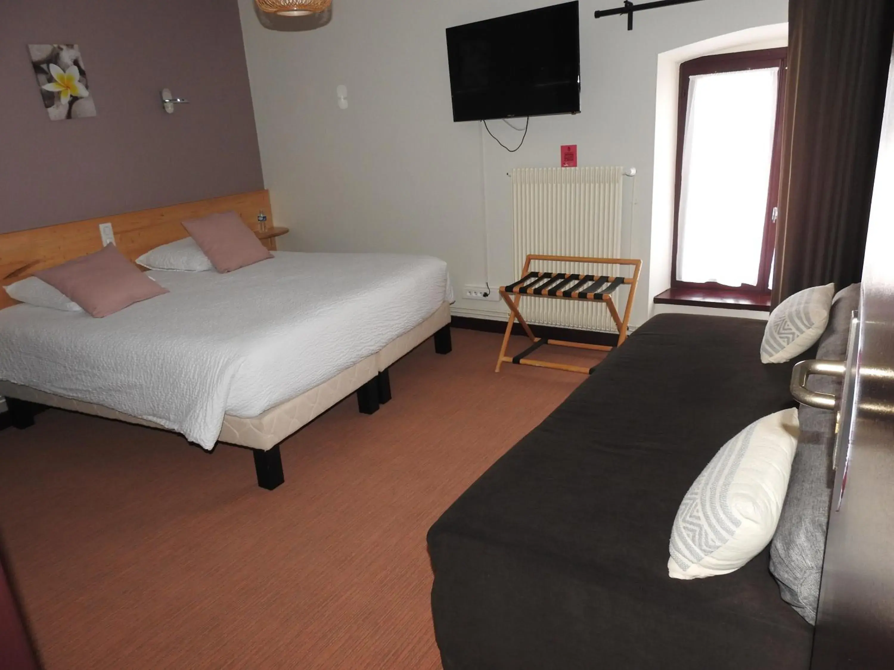 Comfort Triple Room in Le Barriol Comfort Triple Room in Le Barriol