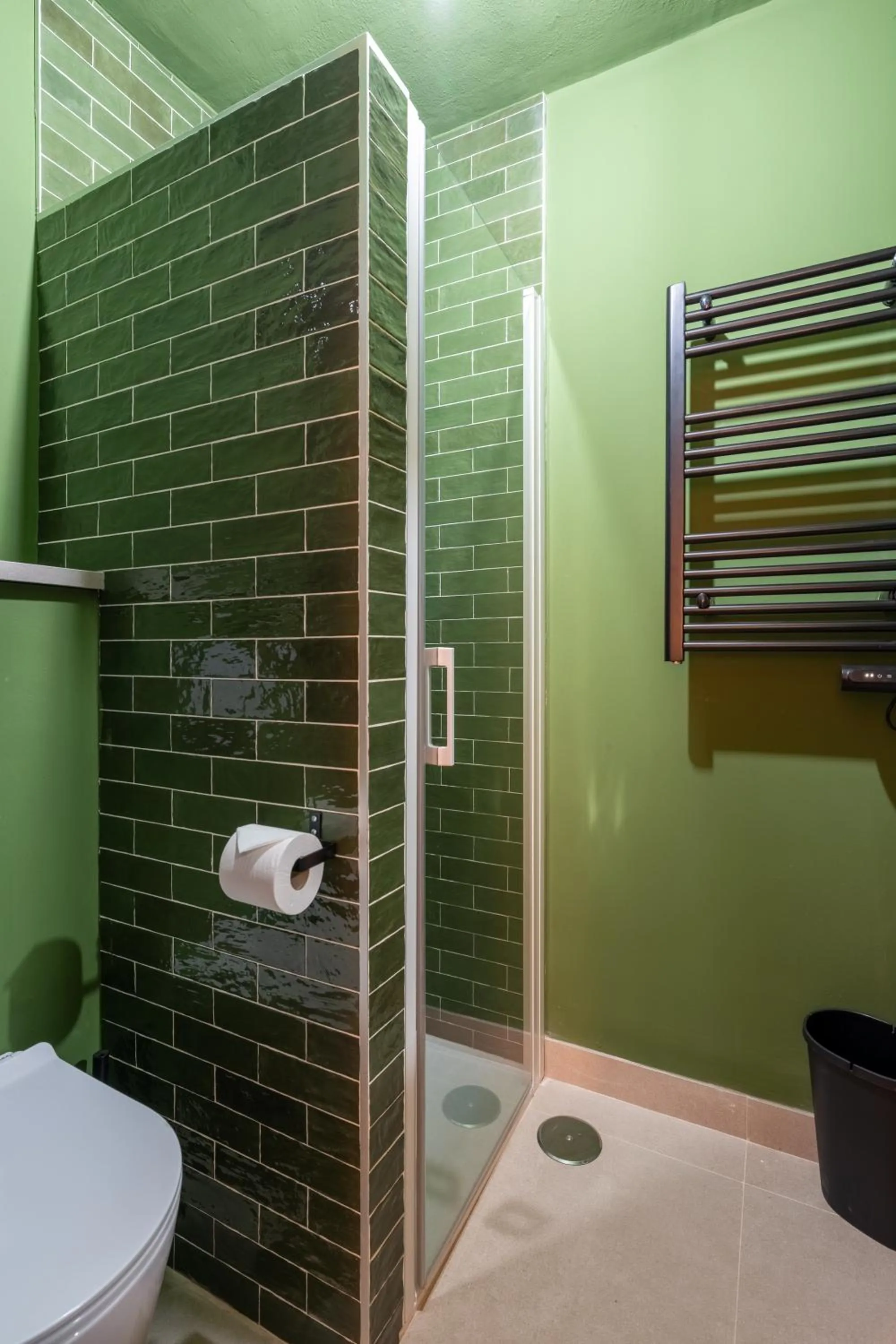 Shower in I AM La Posada Hotel and Apartment