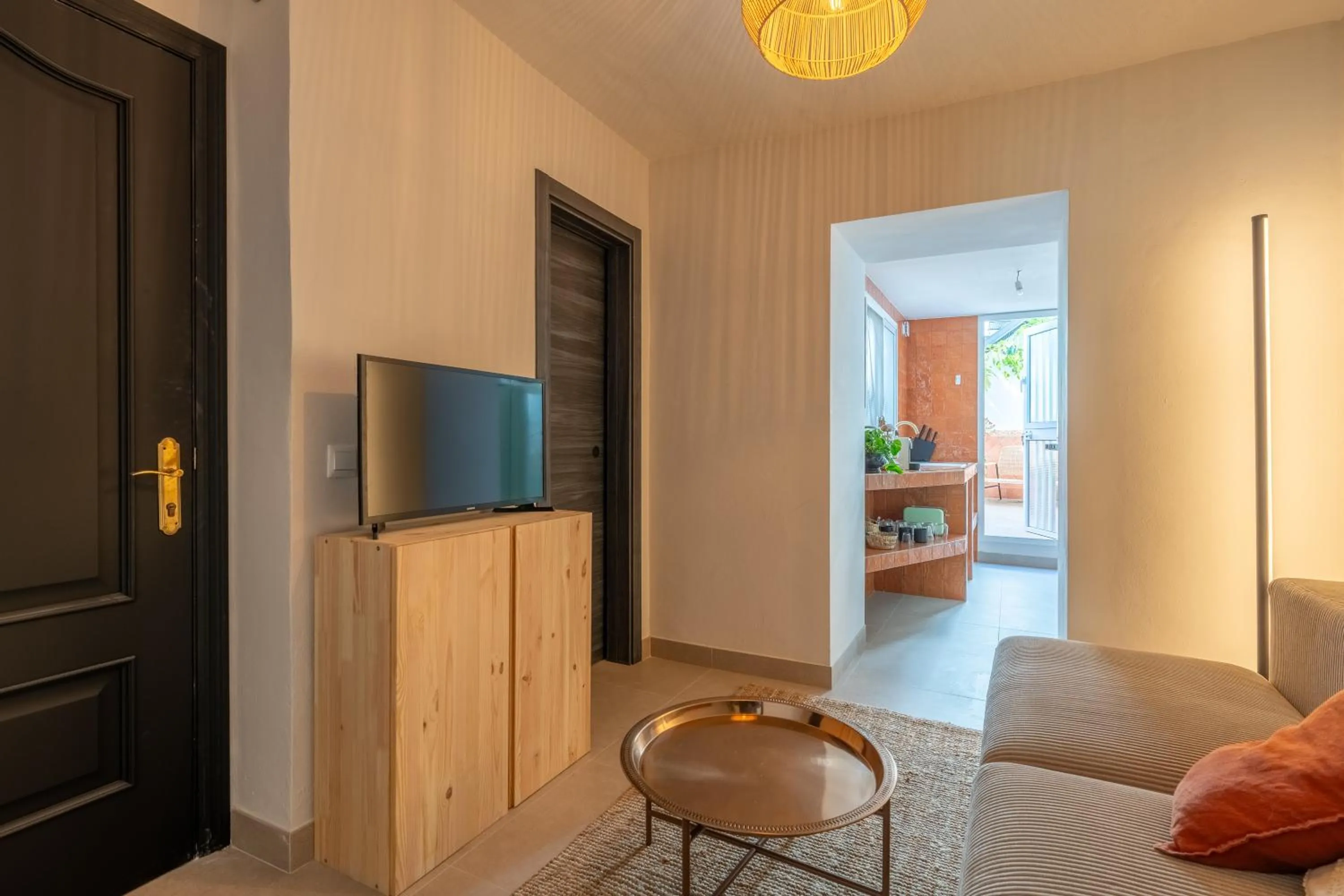 TV and multimedia in I AM La Posada Hotel and Apartment