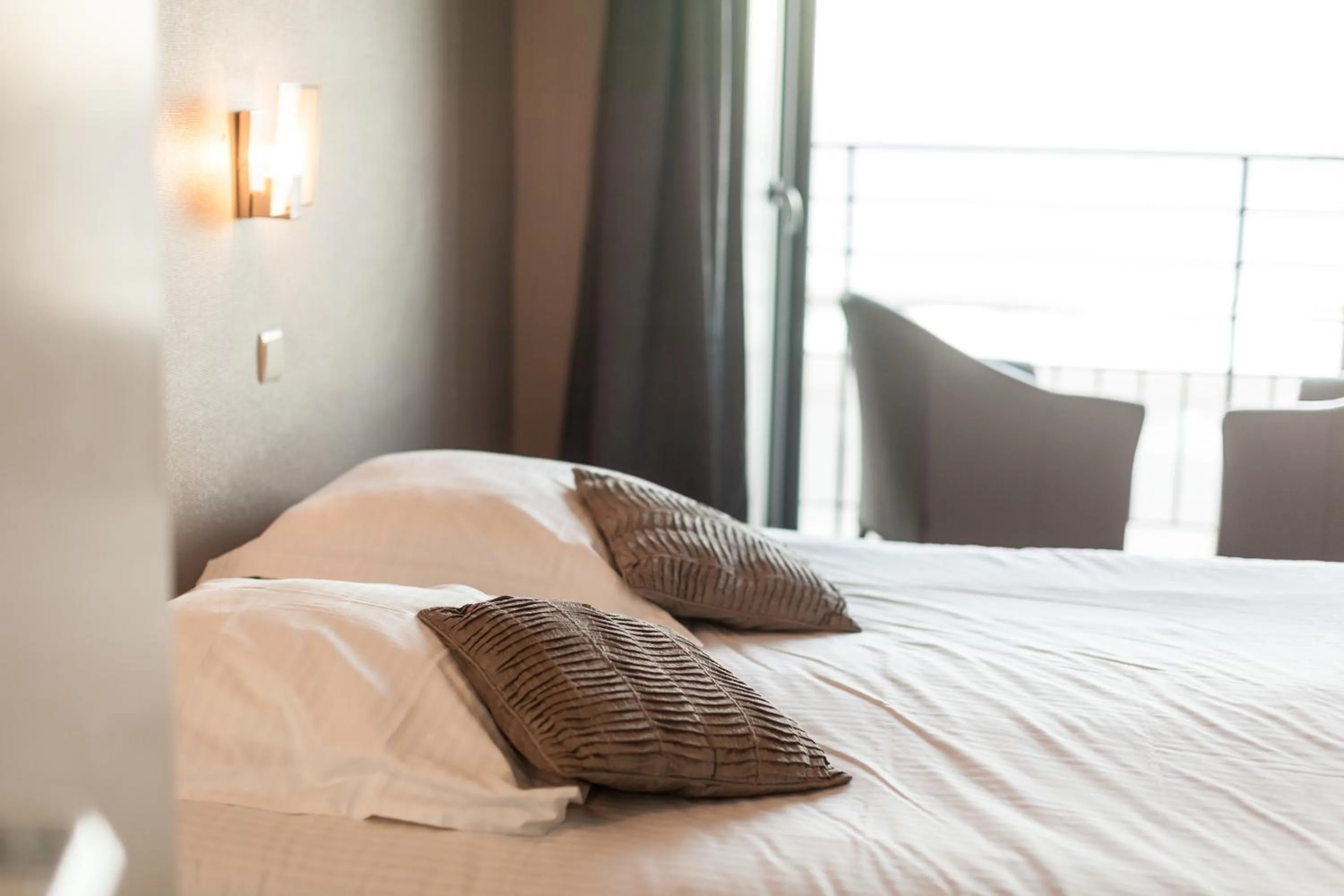 Bed in Hotel Les Mouettes