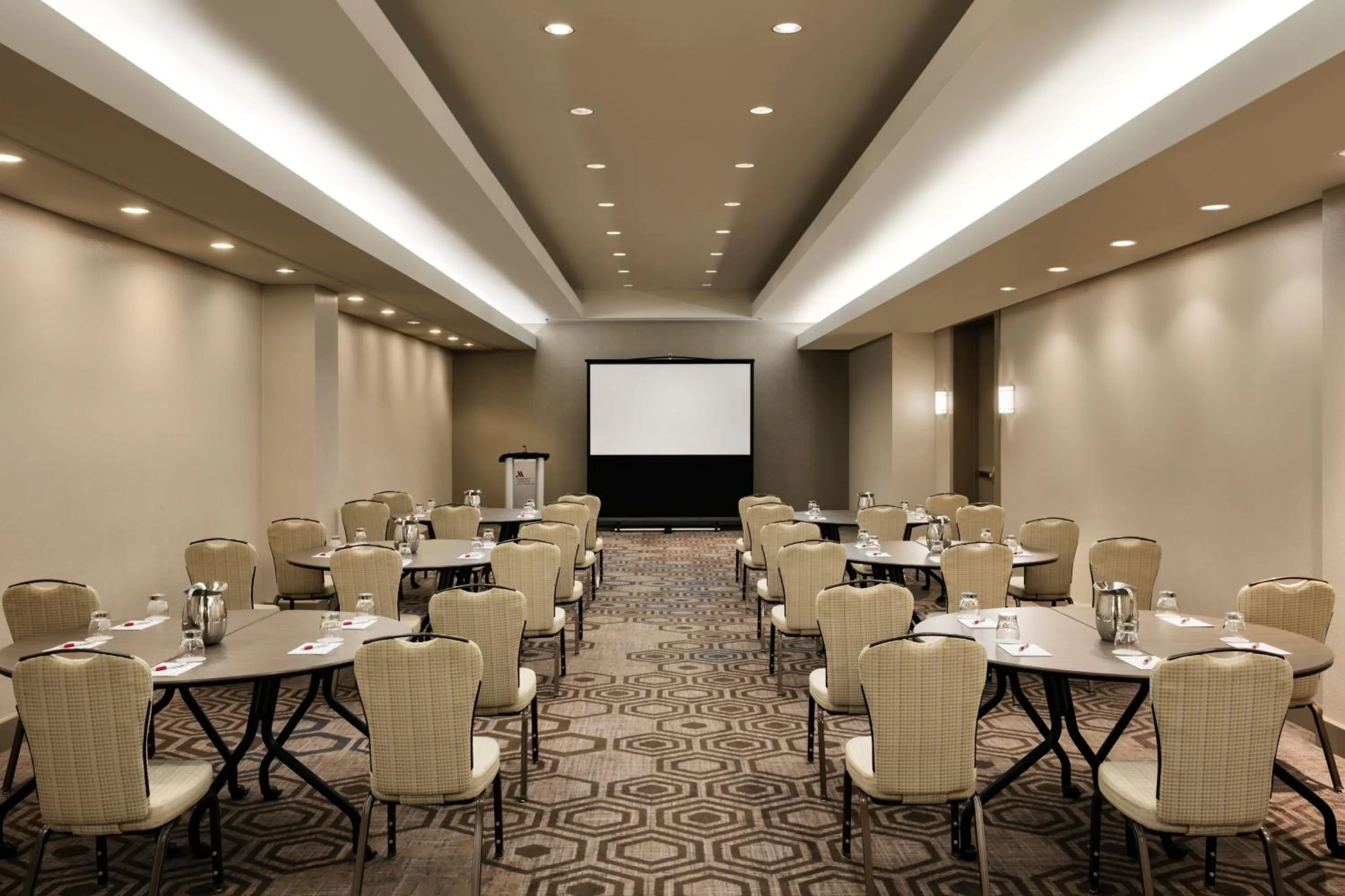 Meeting/conference room in Toronto Marriott City Centre Hotel