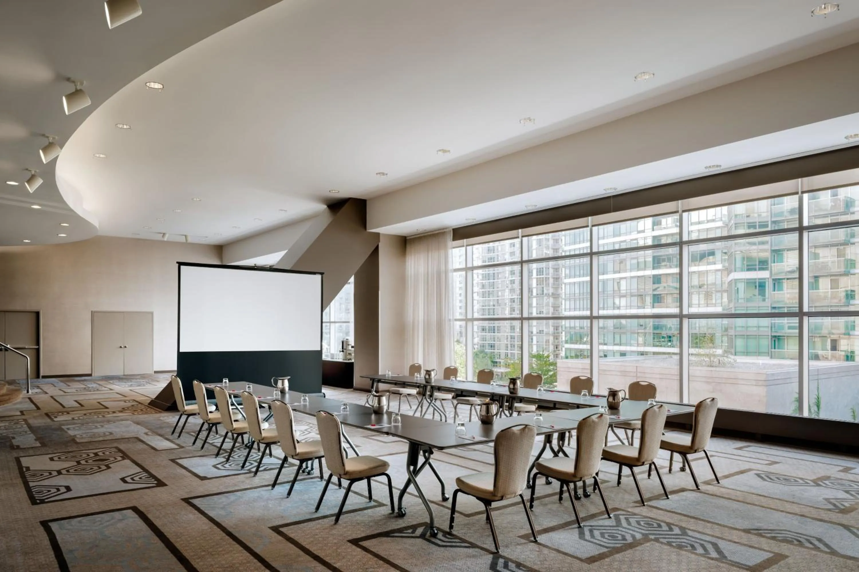 Meeting/conference room in Toronto Marriott City Centre Hotel