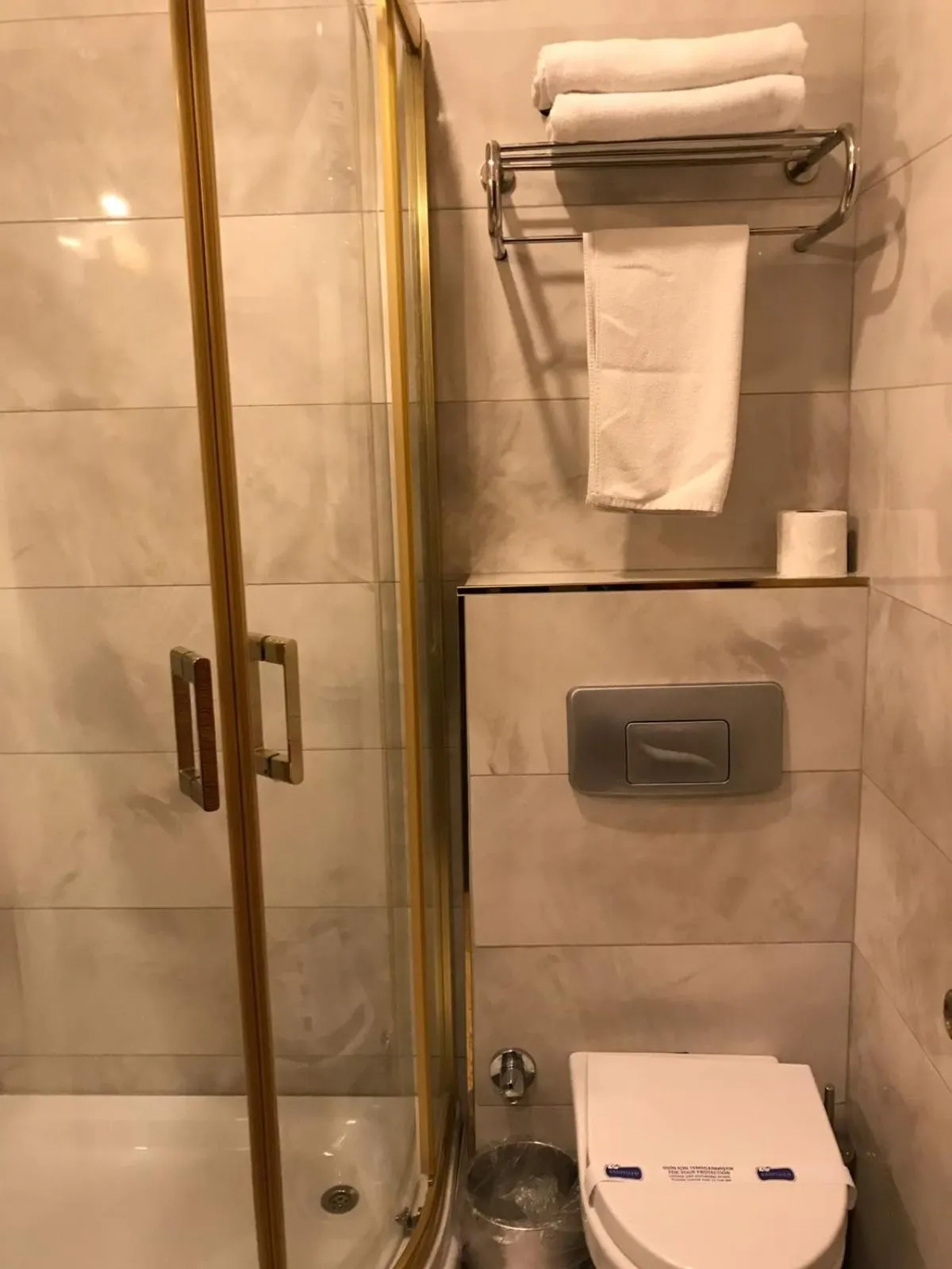 Toilet in Aydinoglu Hotel