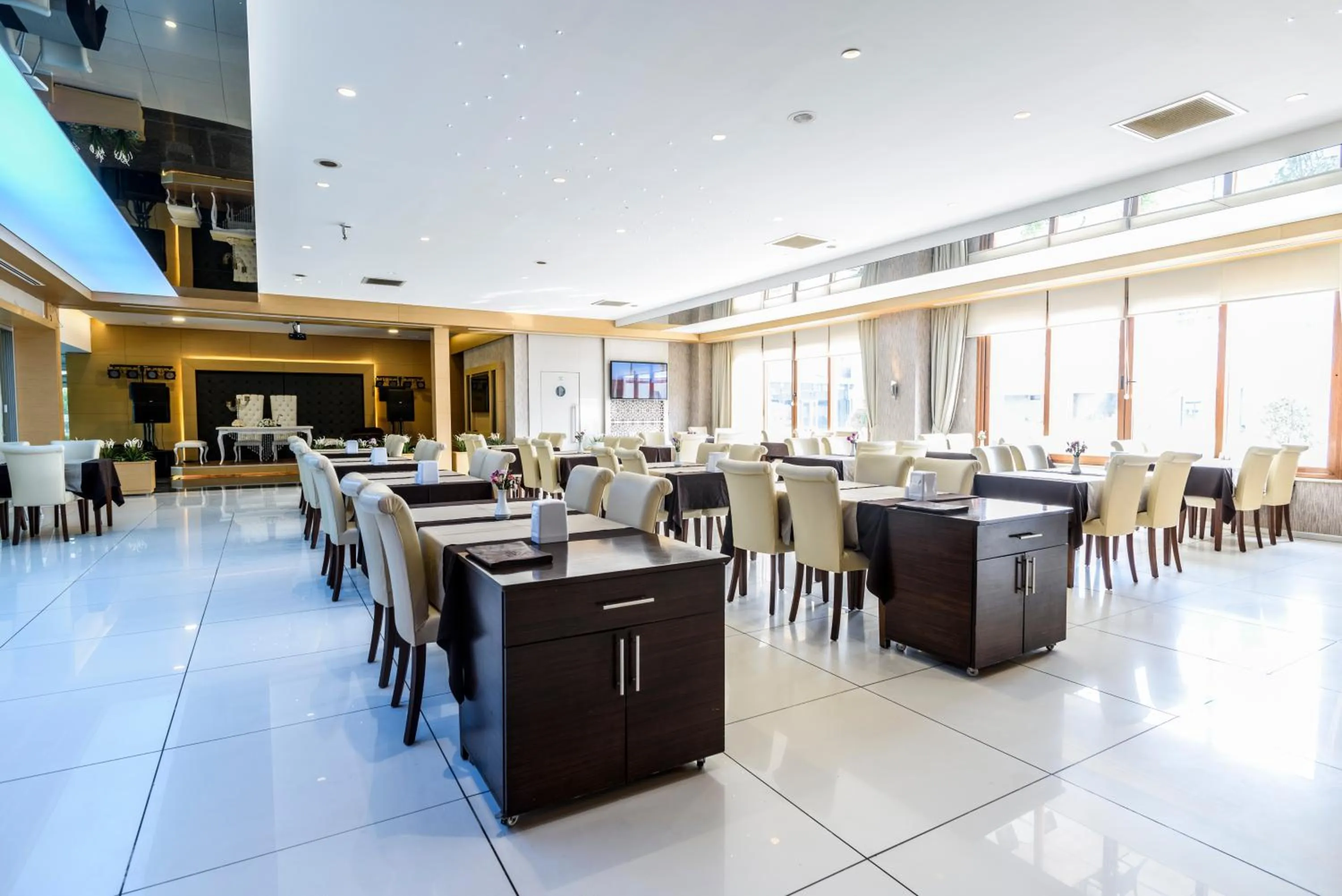 Restaurant/places to eat in Aydinoglu Hotel