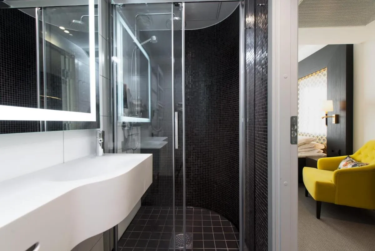 Bathroom in Thon Hotel Rosenkrantz Oslo