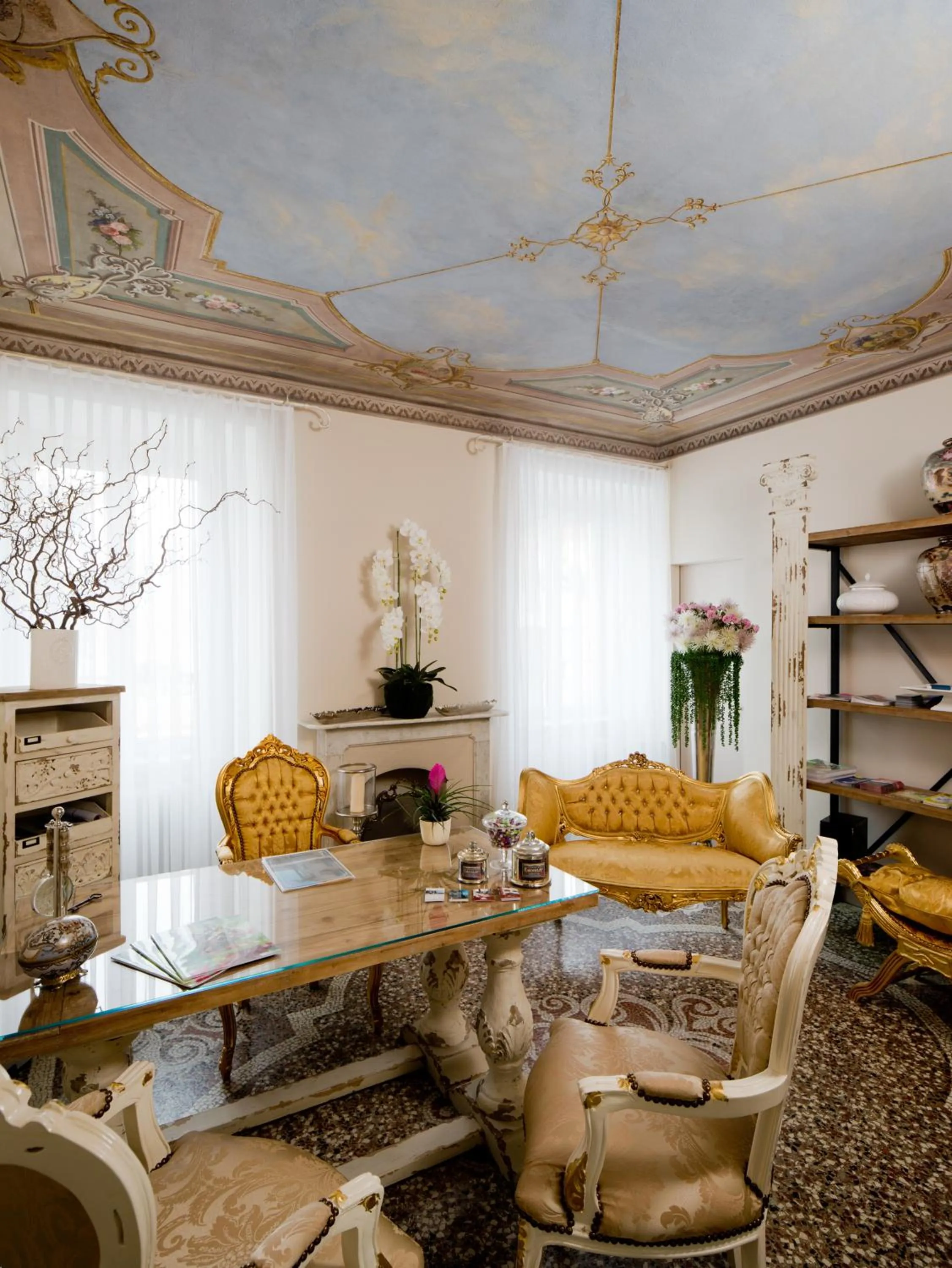 Lobby or reception in Boutique Hotel Villa Sarnia