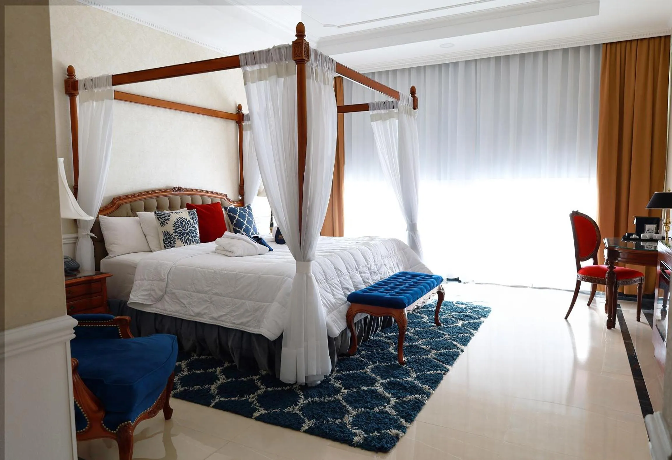 Guests, Bed in Gran Hotel Ciudad de México Zócalo View