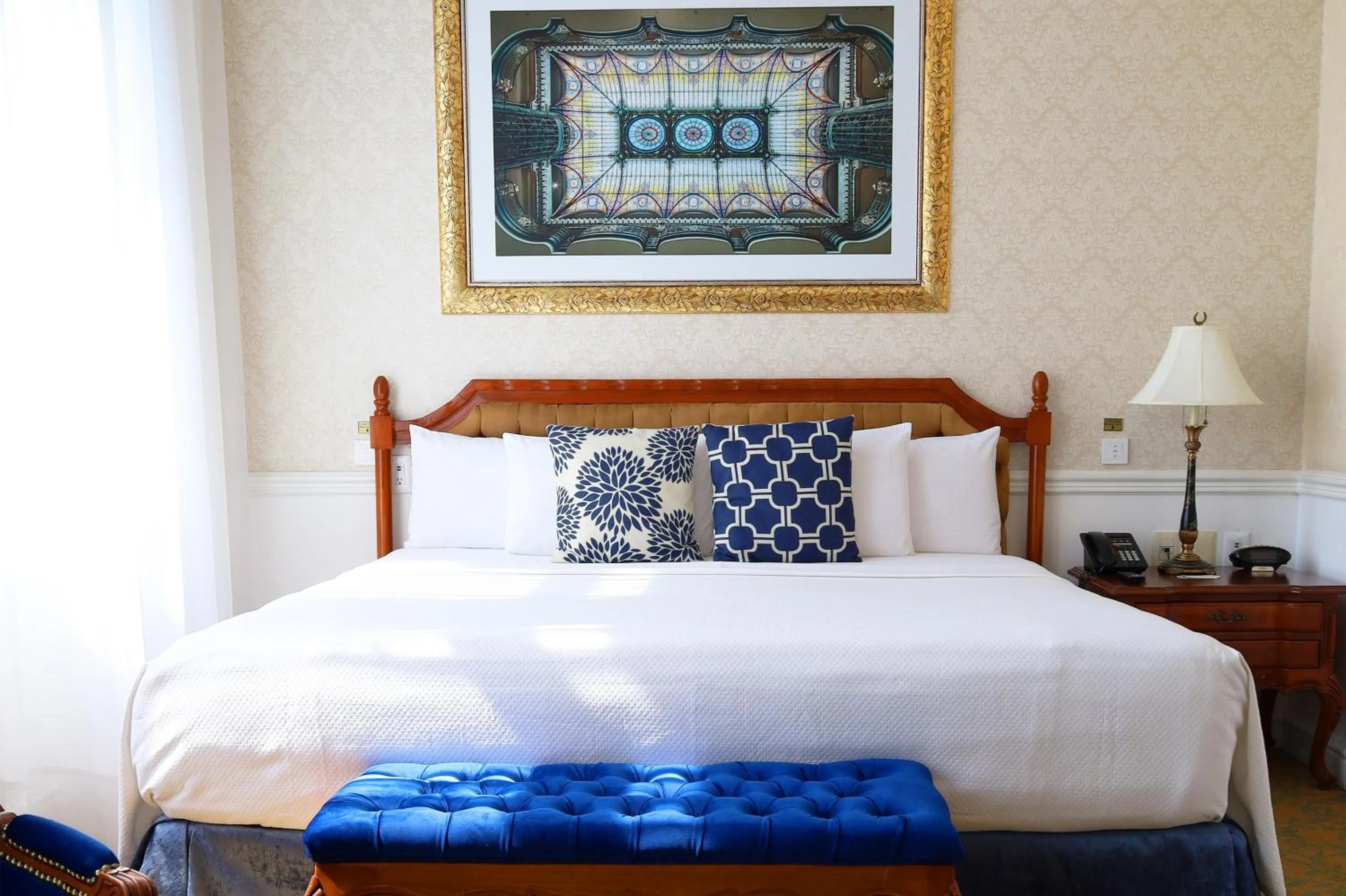 Bed in Gran Hotel Ciudad de México Zócalo View