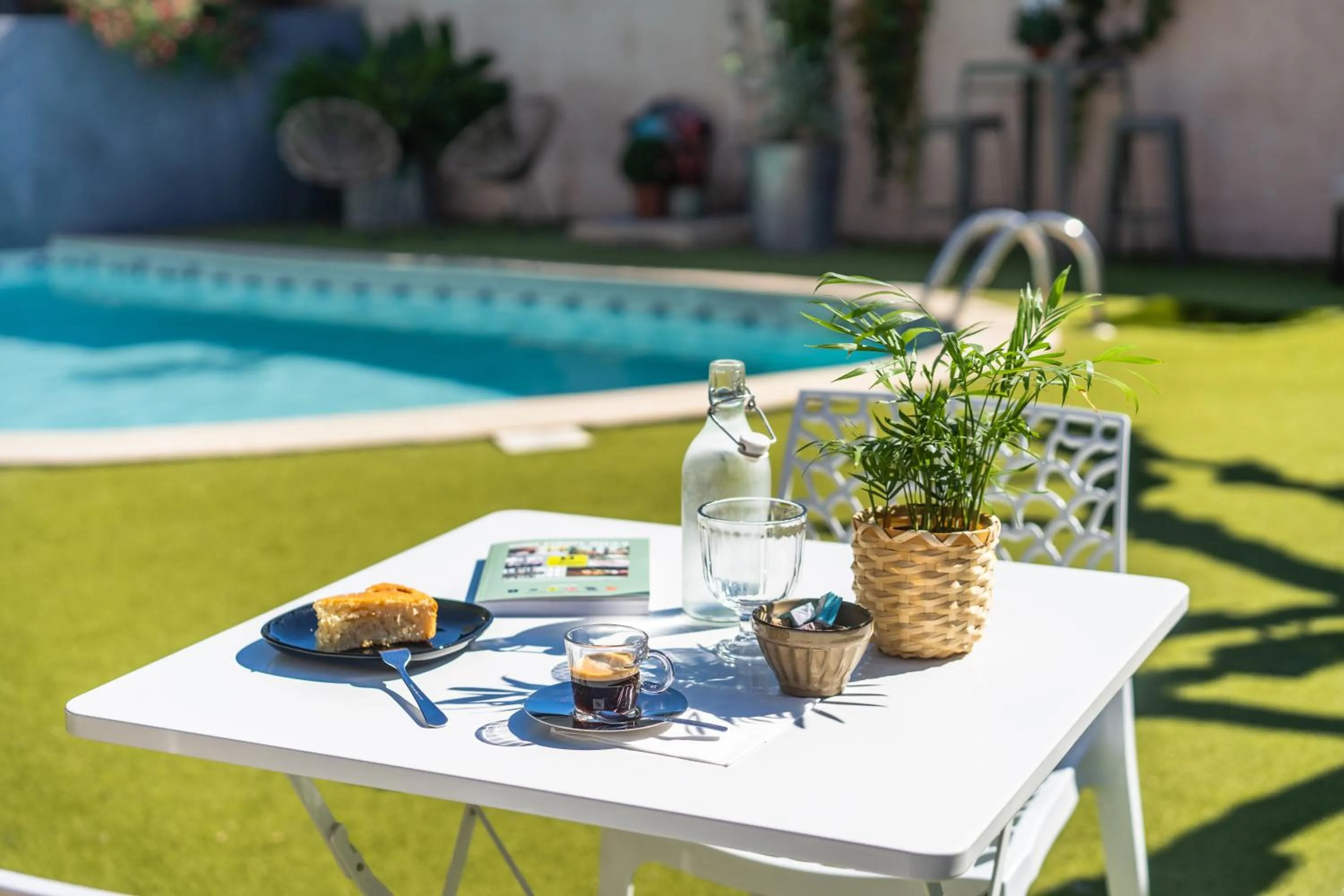 Continental breakfast in Logis Hôtel La Fenière