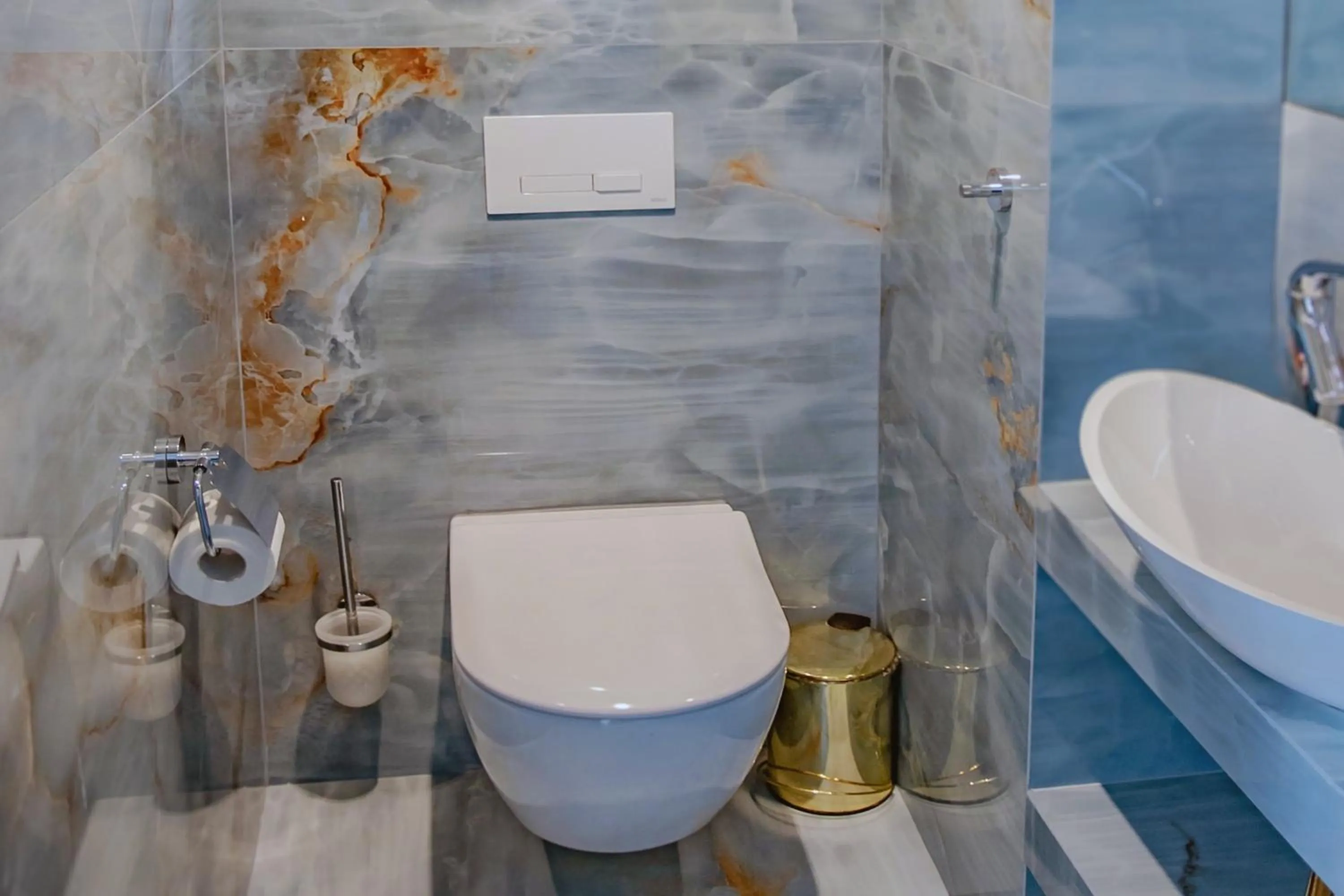 Toilet in Prawdzic Family Resort & Wellness